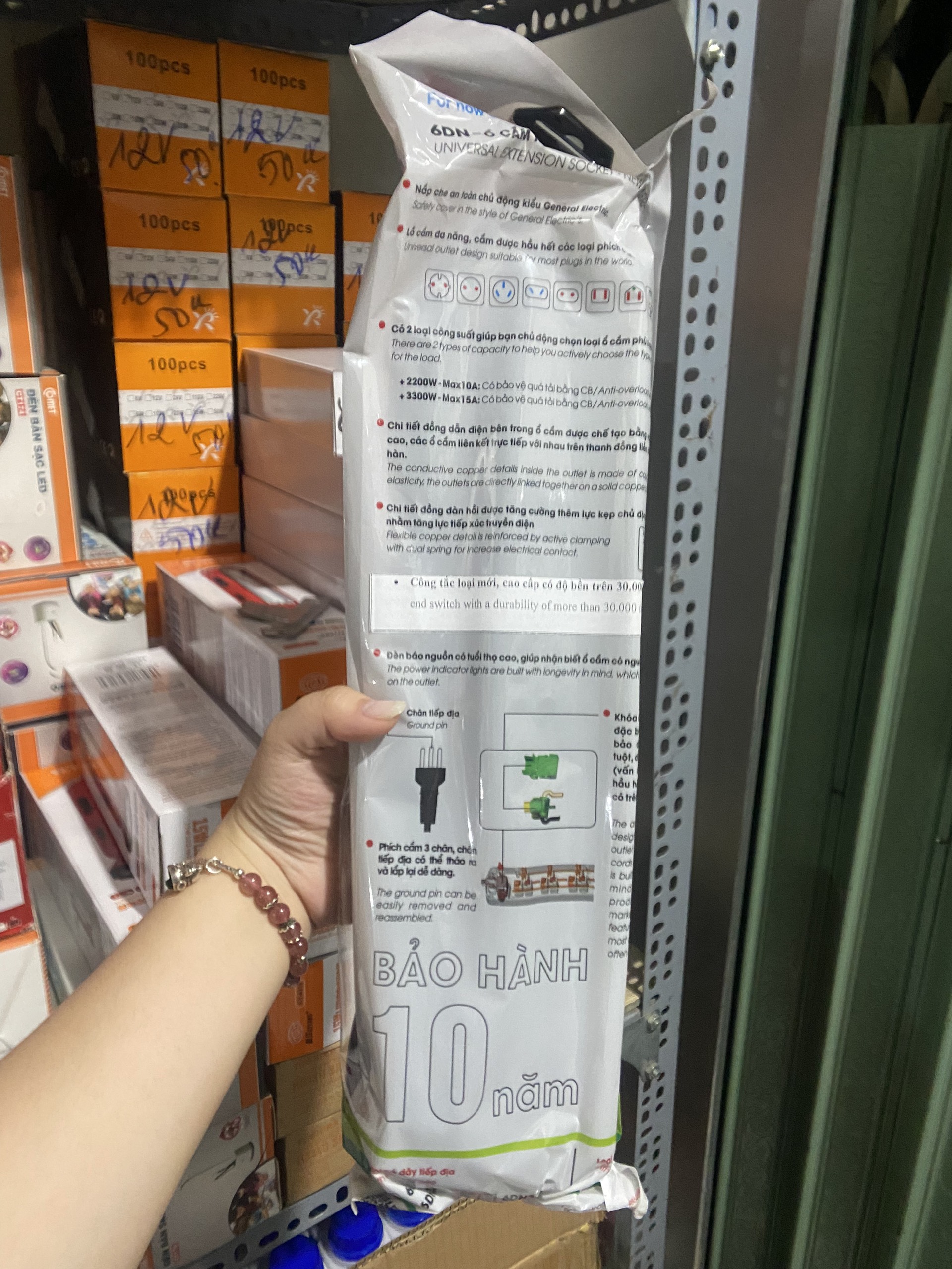 Ổ cắm LiOA 6 lỗ 3 chấu 6D52N dây dài 5m