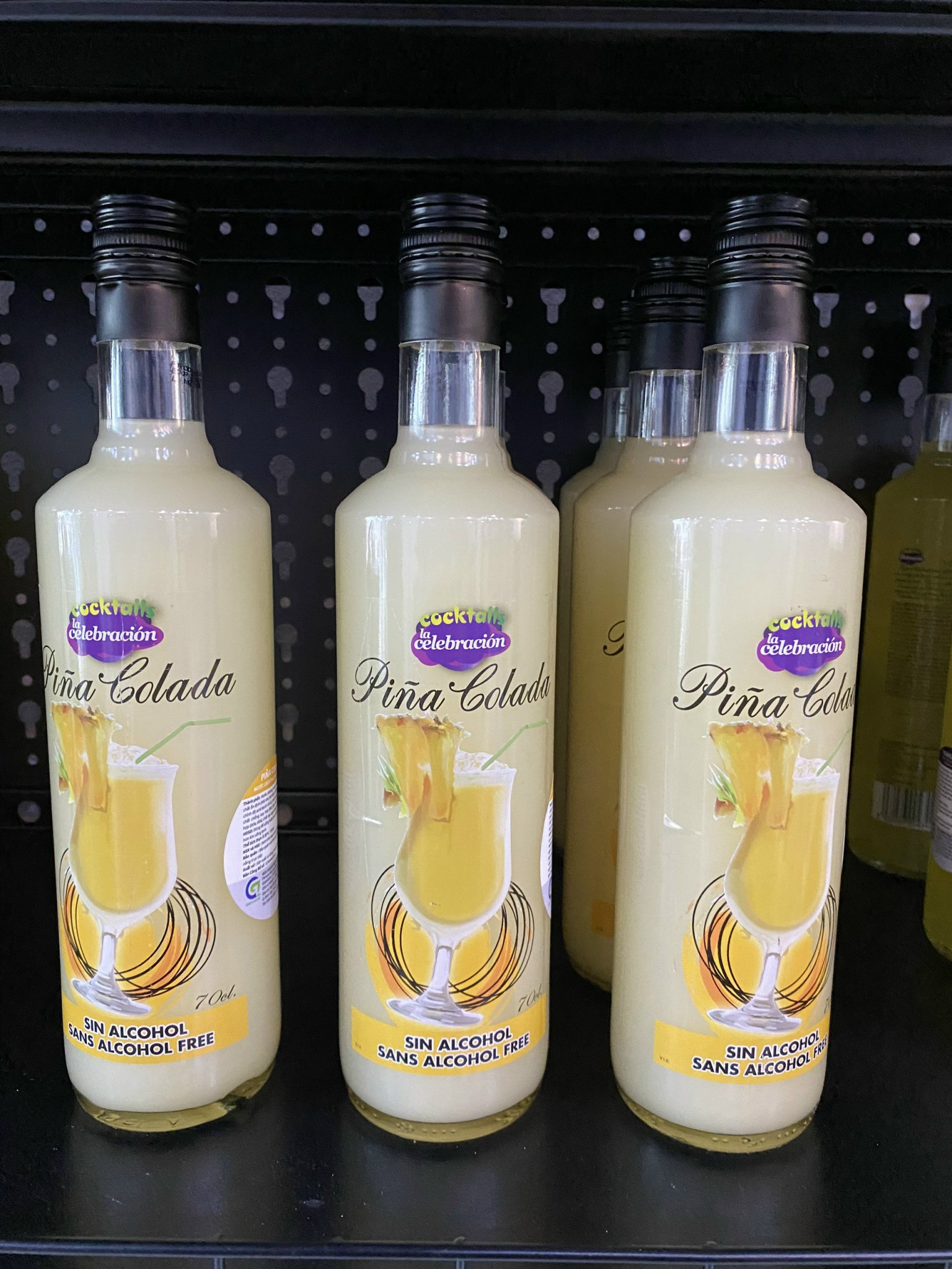 NƯỚC COCKTAIL TRÁI CÂY VỊ DỨA - PINA COLADA