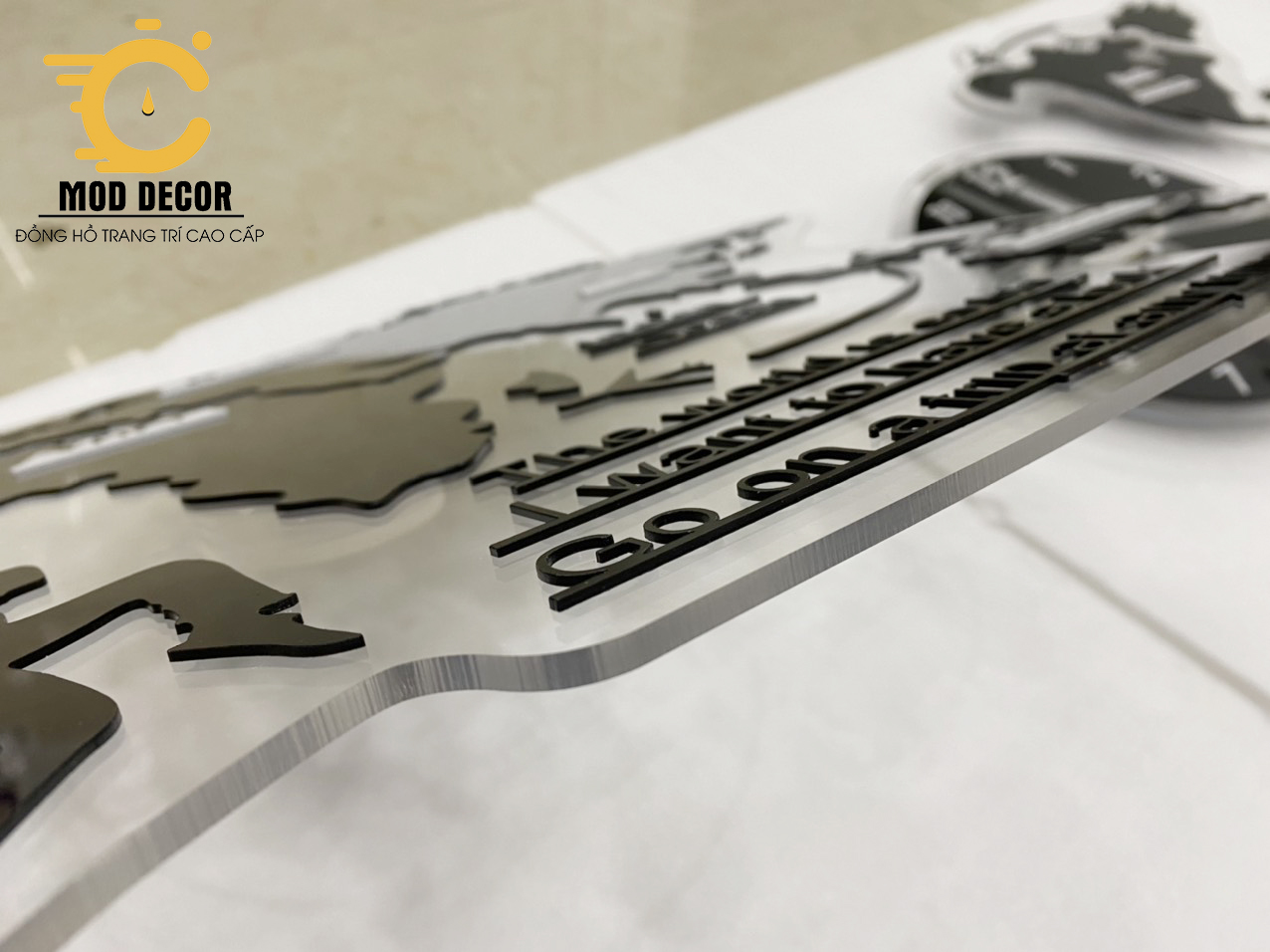 Đồng Hồ Treo Tường Hình Map màu đen decor phòng khách sang trọng BDD