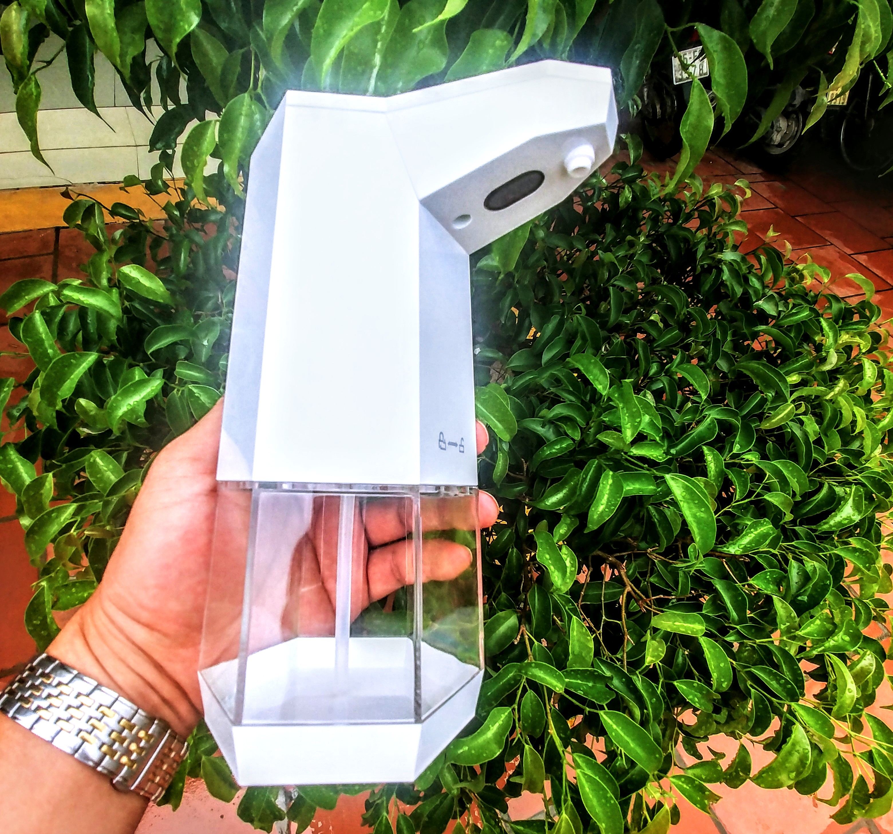 MÁY PHUN NƯỚC XÀ PHÒNG NƯỚC RỬA TAY RỬA CHÉN SÁT KHUẨN TỰ ĐỘNG BẰNG CẢM BIẾN THÔNG MINH MẪU MỚI