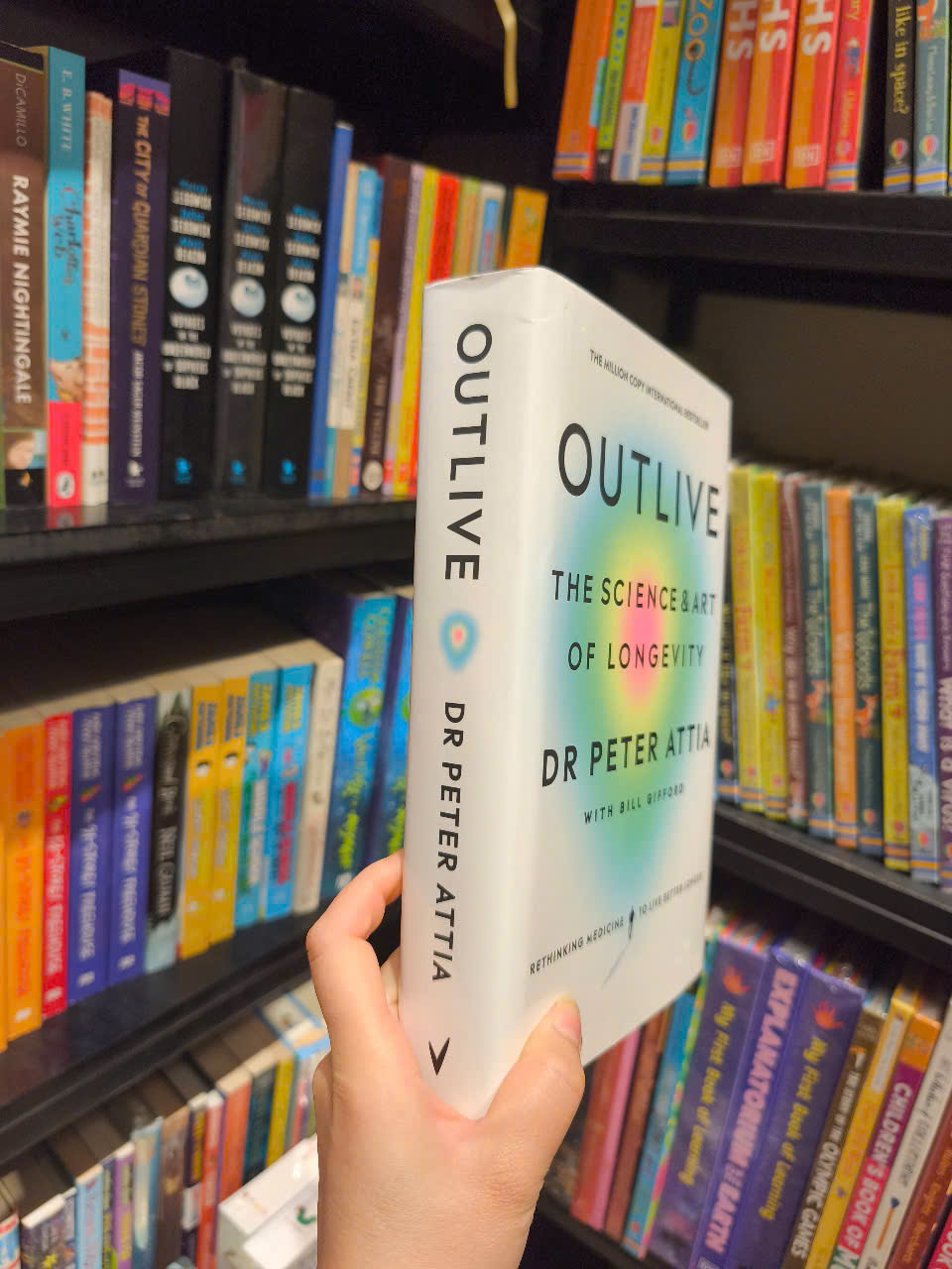 Sách - Outlive: The Science and Art of Longevity by Peter Attia - Sách tiếng anh, bìa cứng