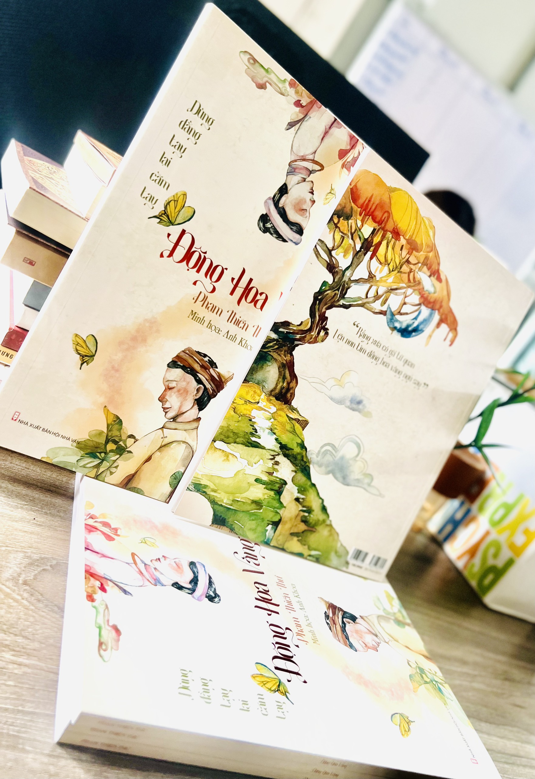 Trường Ca: Động Hoa Vàng - Phạm Thiên Thư (Tri Thức Trẻ Books)