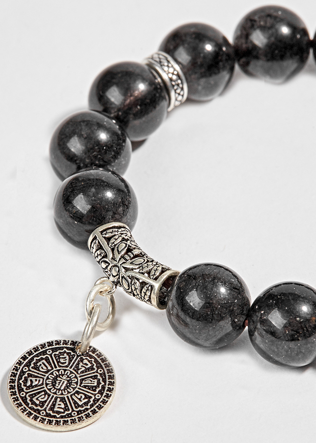 Vòng Thạch Anh Tóc Đen Phối Charm Lục Tự Treo Ngọc Quý Gemstones