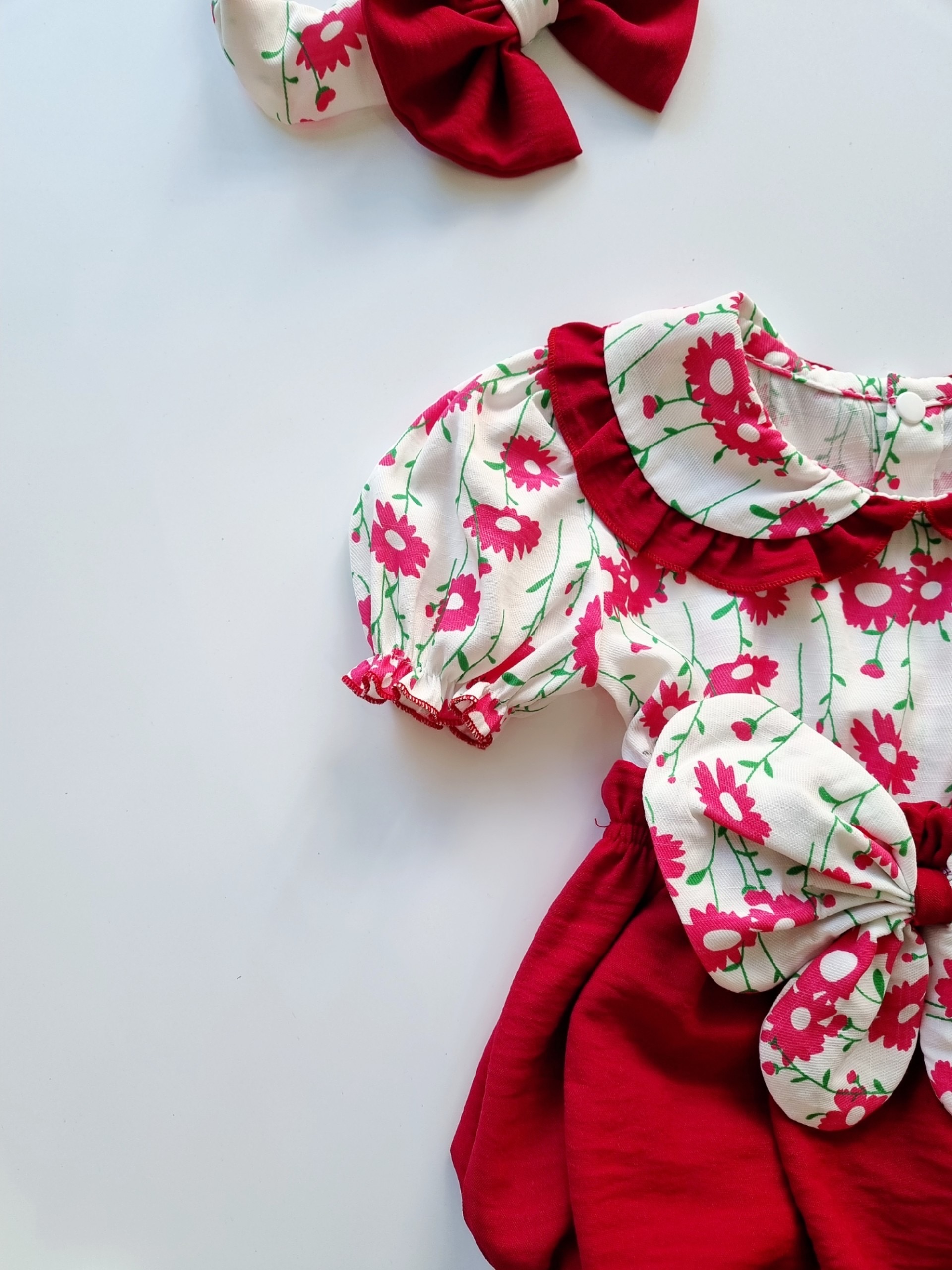 Body Nơ Cánh Bướm Màu Đỏ Kèm Quà Tặng Cho Bé