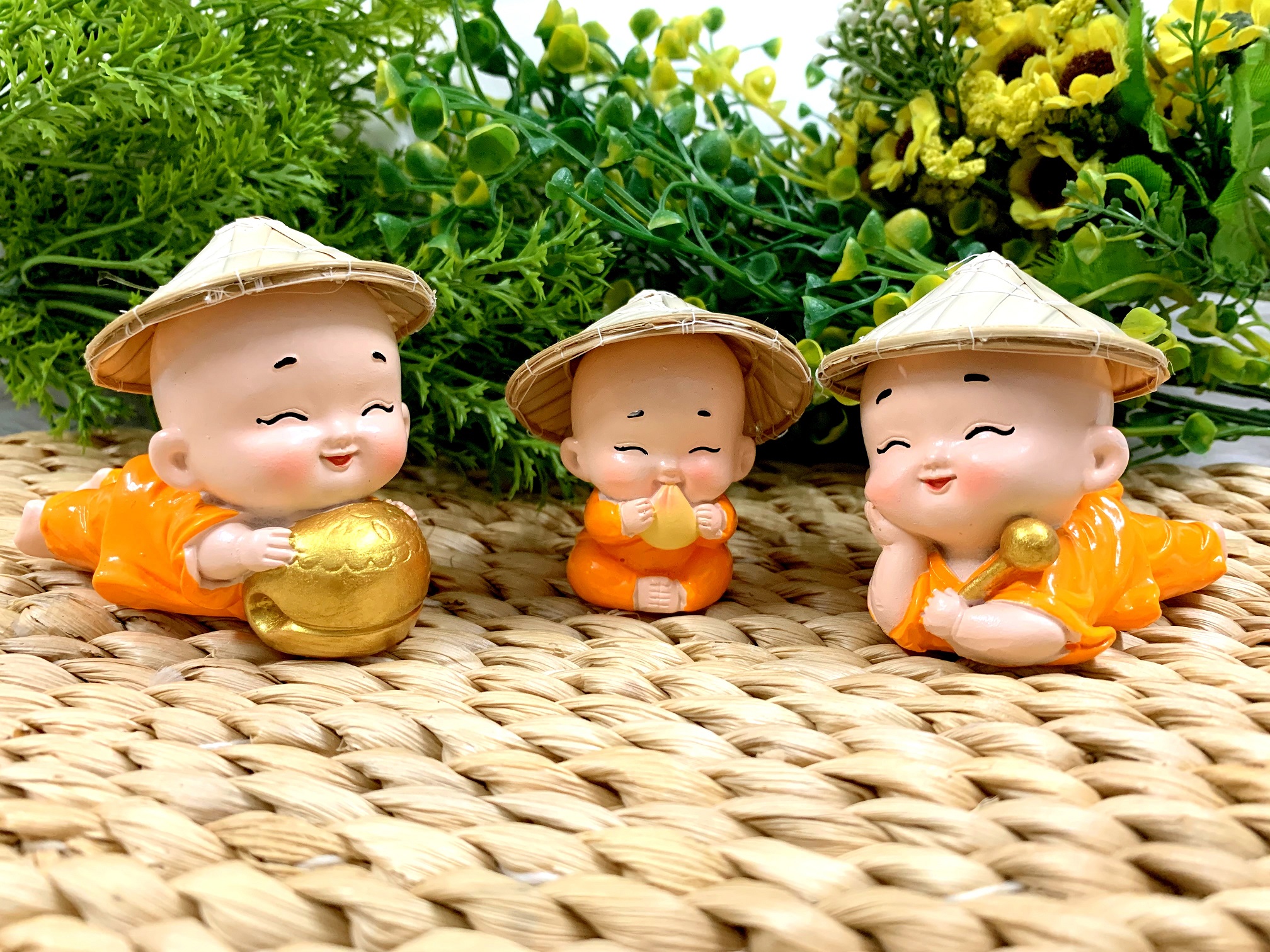 Tượng Tiên Đồng đội nón lá Việt Nam
