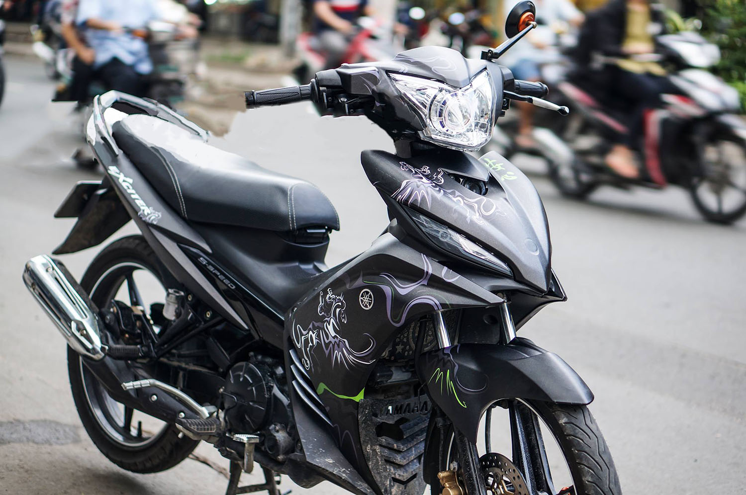 Tem trùm Exciter 135 Black Unicorn