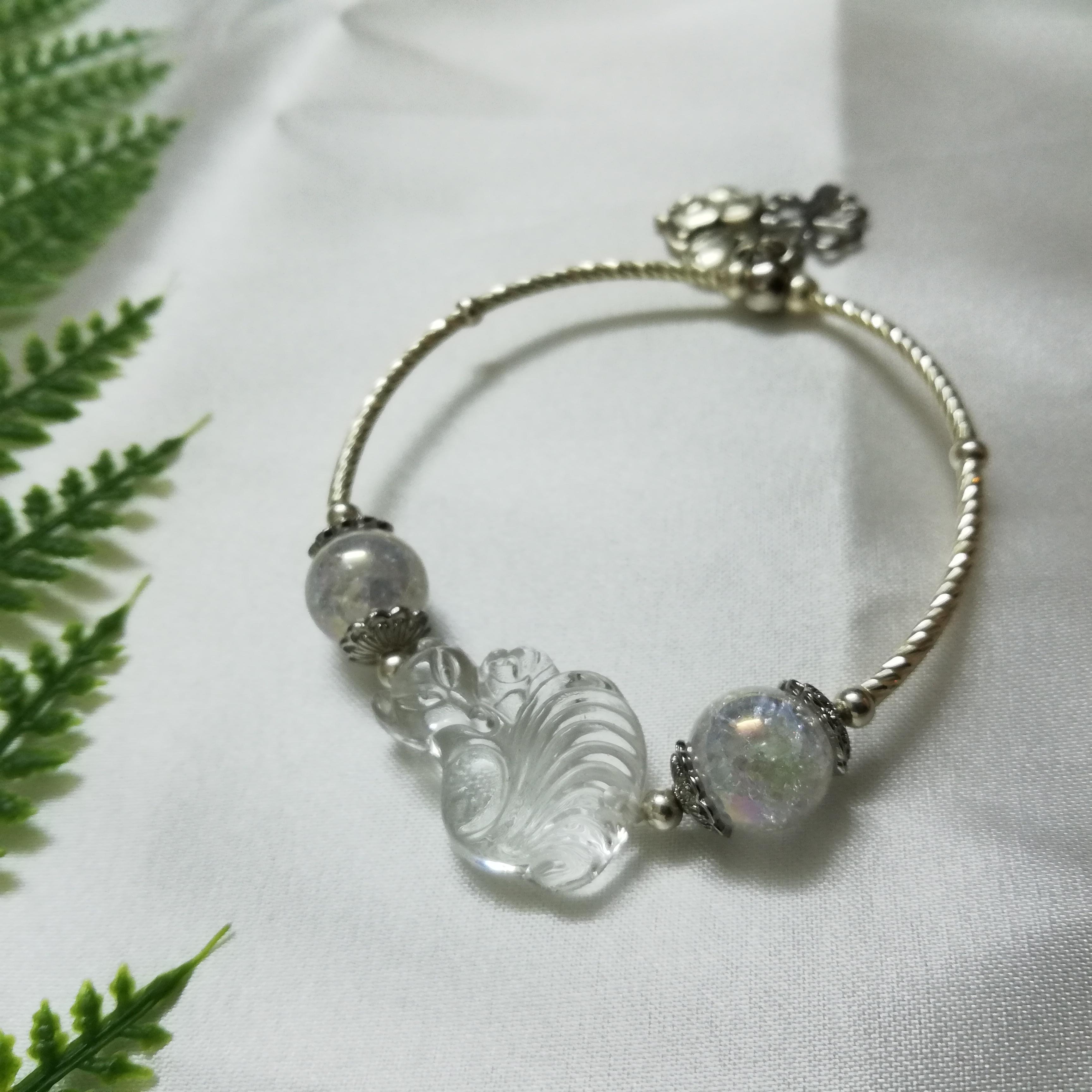 Vòng Tay Hồ Ly Đuôi Xòe Topaz Trắng Phối Thạch Anh Tuyết Nhũ Bạc Mix Charm Bạc