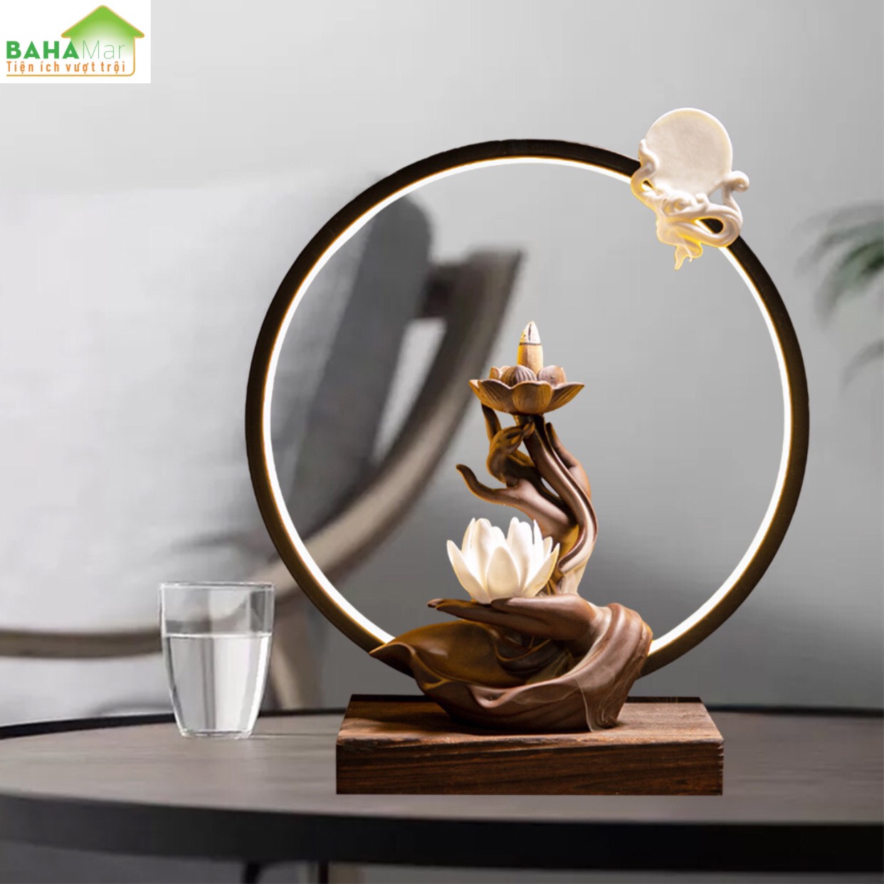 LƯ HƯƠNG VÒNG TRÒN ĐÈN LED PHONG CÁCH THIỀN - THÁC KHÓI TRẦM HƯƠNG CHẢY NGƯỢC BÀN TAY CẦM NHÀNH SEN "BAHAMAR" tạo không khí trong lành, tâm trạng tĩnh tại, làm giảm bớt lo lắng