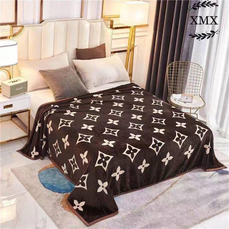 Chăn Tuyết Nhung Sữa Siêu Đẹp, Mềm Mịn, Thoáng Mát Kích Cỡ 2mx2m2