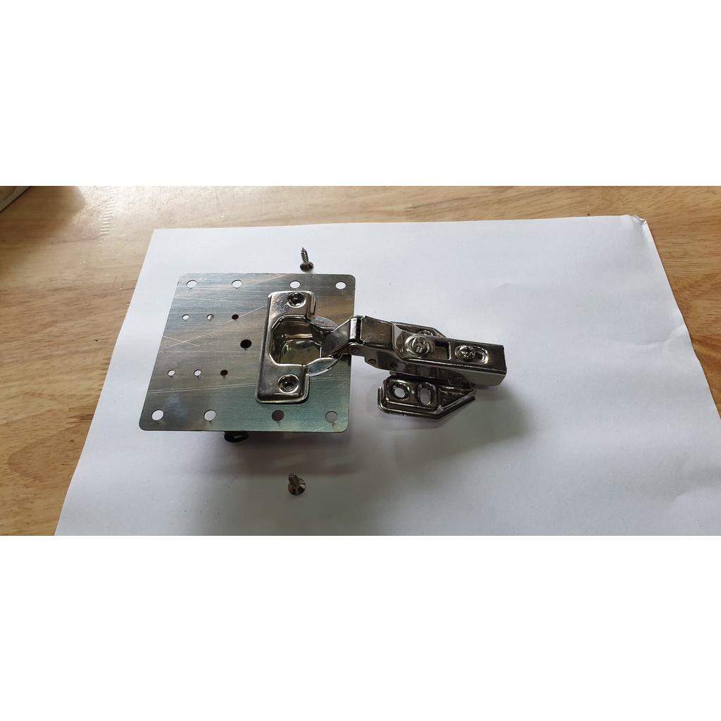 Tấm sửa bản lề tủ gỗ bằng inox