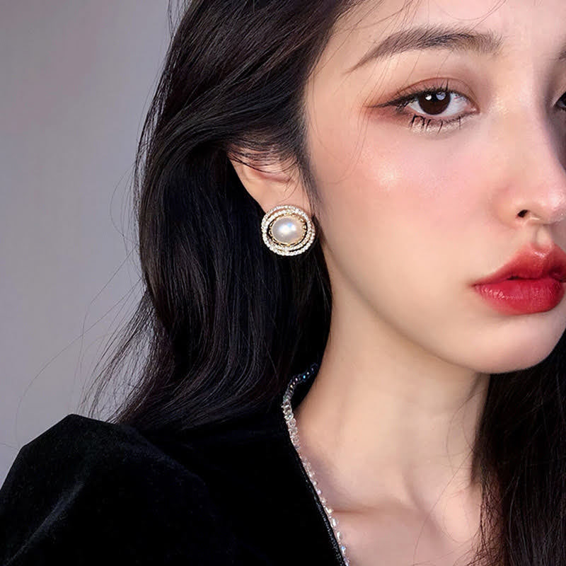 Khuyên tai sát tai đính ngọc sang trọng