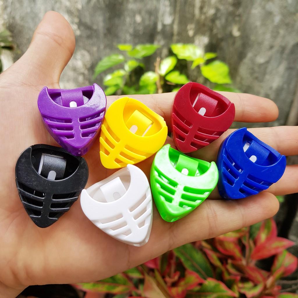 Hộp đựng Pick dán thùng đàn Guitar