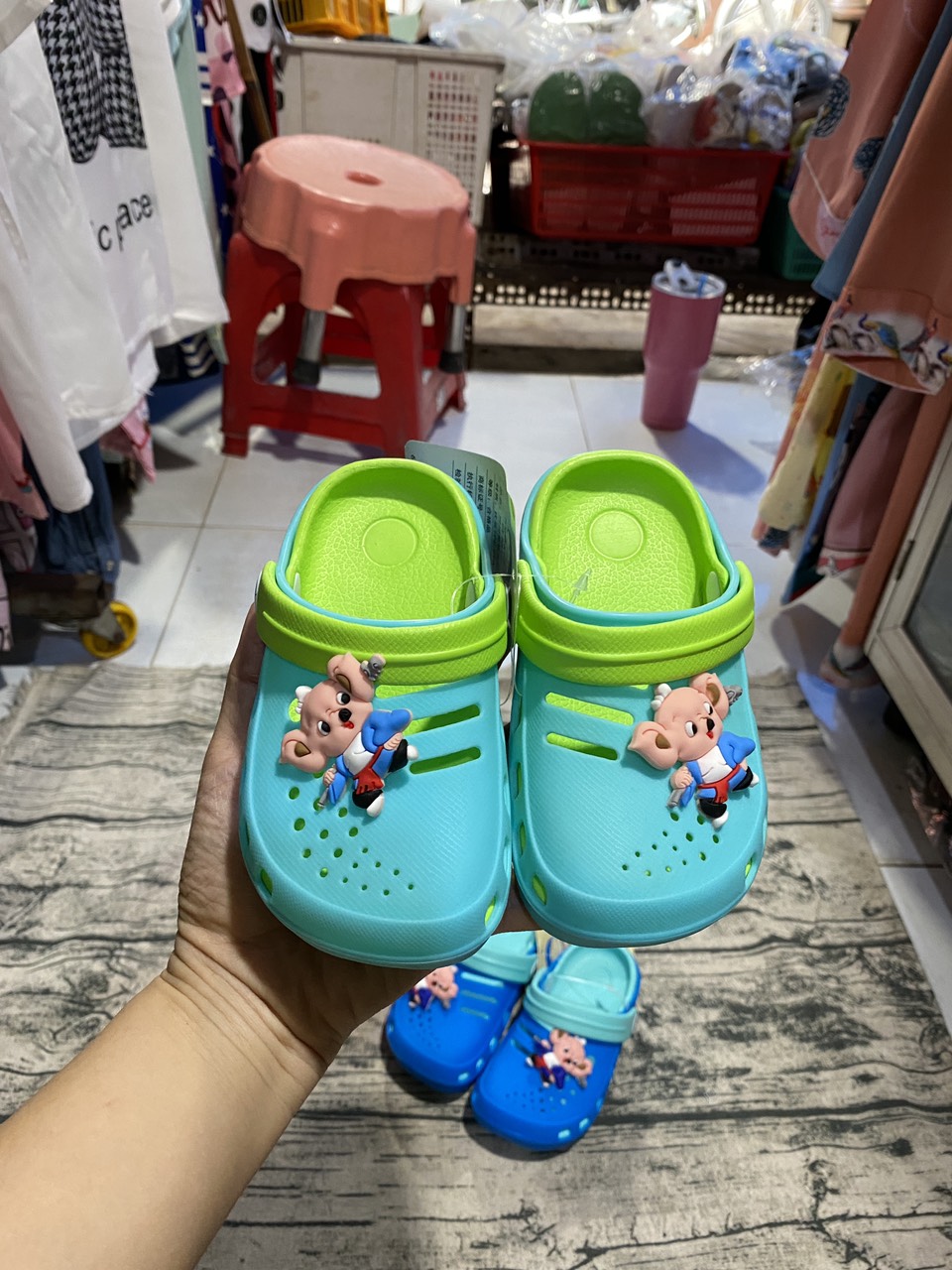 Tên sản phẩm* DÉP SỤC CHO BÉ NHỰA MỀM ÊM CHÂN TRAI GÁI size 20-35