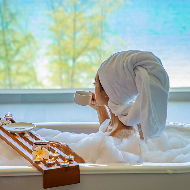 Gói 4N3Đ Crowne Plaza Phú Quốc Starbay Resort 5* - Buffet Sáng, Hồ Bơi, Đón Tiễn Sân Bay, Gần Grand World, Dành Cho 02 Người Lớn 02 Trẻ Em Dưới 12 Tuổi