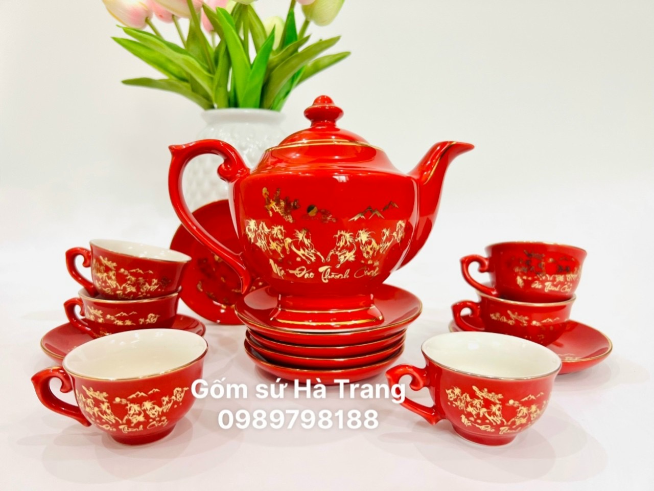 Bộ trà đèn thần men đỏ dung tích 650ml gốm sứ Bát Tràng cao cấp hoạ tiết mã đáo thành công