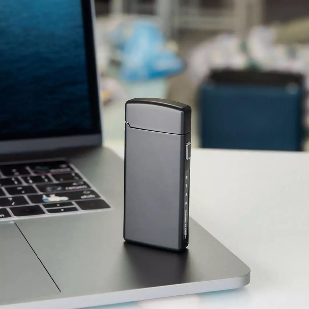Quảng cáo cực ong hồ quang sạc bật lửa USB di động ngoài trời chống gió sáng tạo cảm ứng bật lửa điện tử