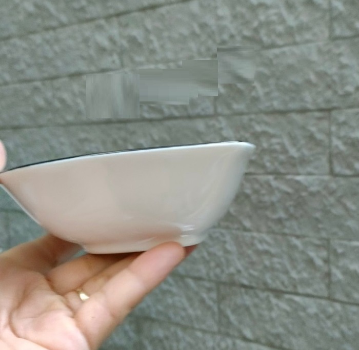 Bát tim viền đen sứ cao cấp