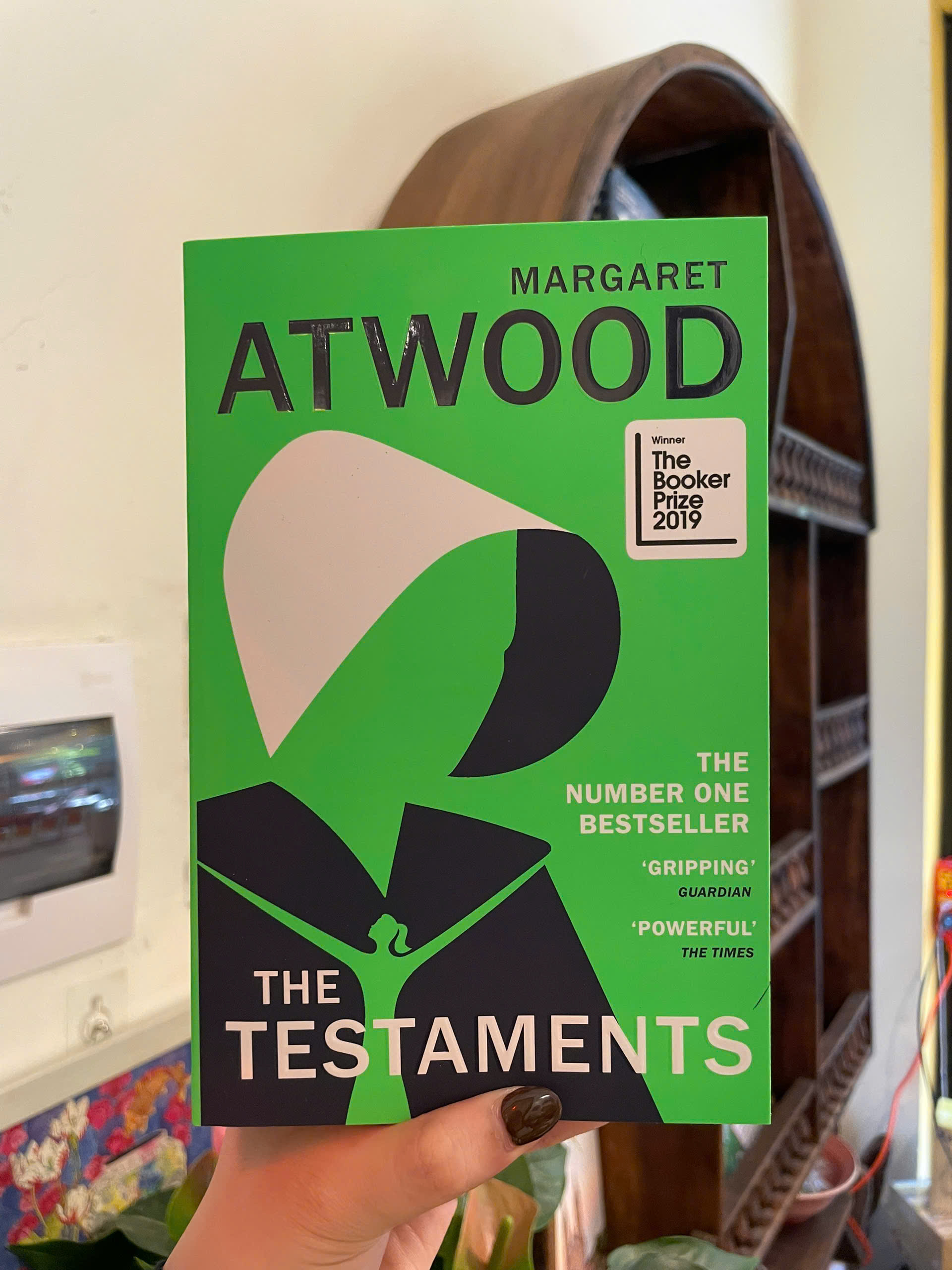 Sách - The Testaments by Margaret Atwood - Author of The Handmaid’s Tale | Booker Prize Winner