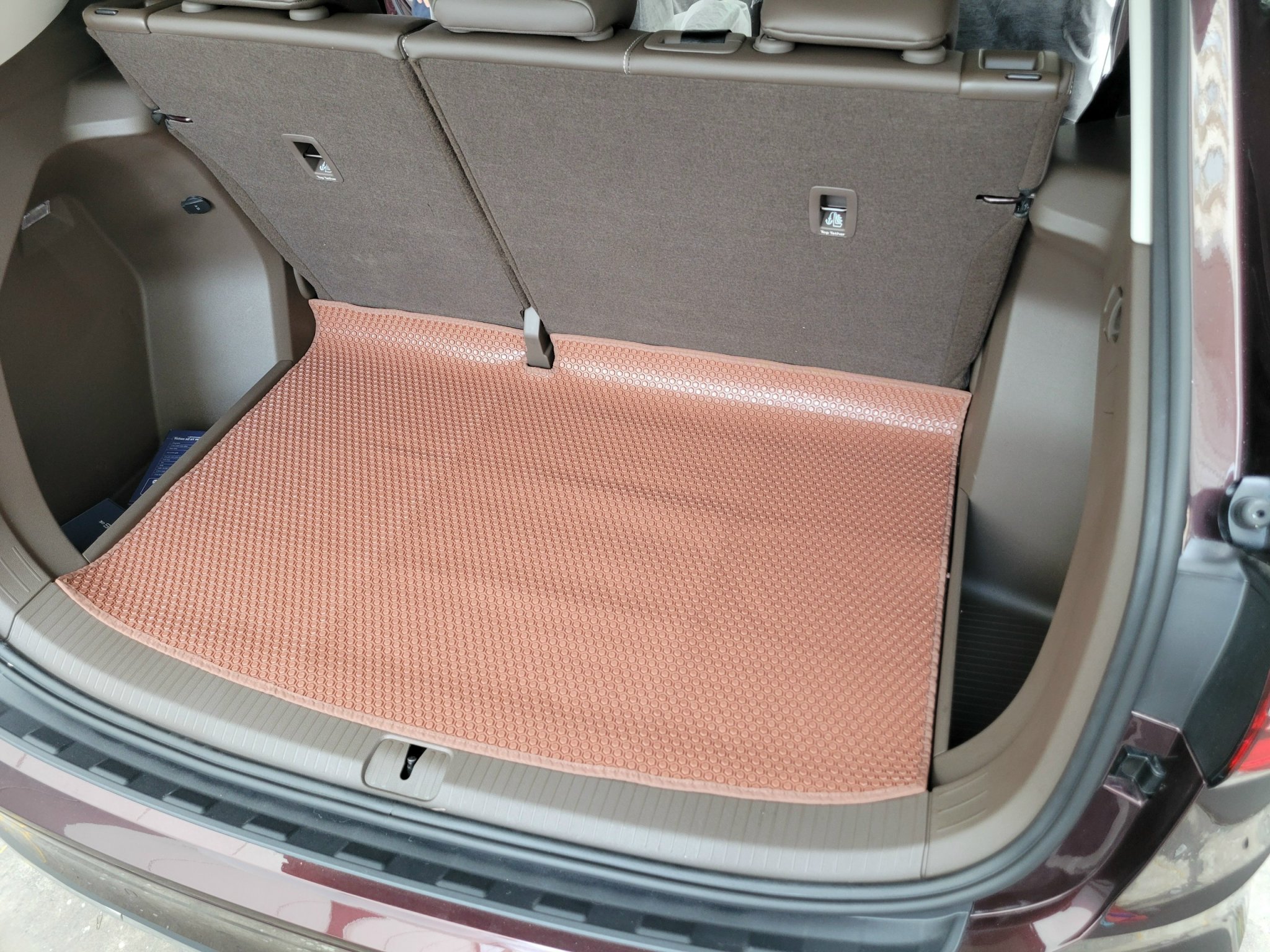 Thảm lót sàn KATA cho xe Volkswagen Viloran ( 2020 - đến nay) - Mini Van (7) - Hàng chính hãng không mùi, chống thấm, không ẩm mốc