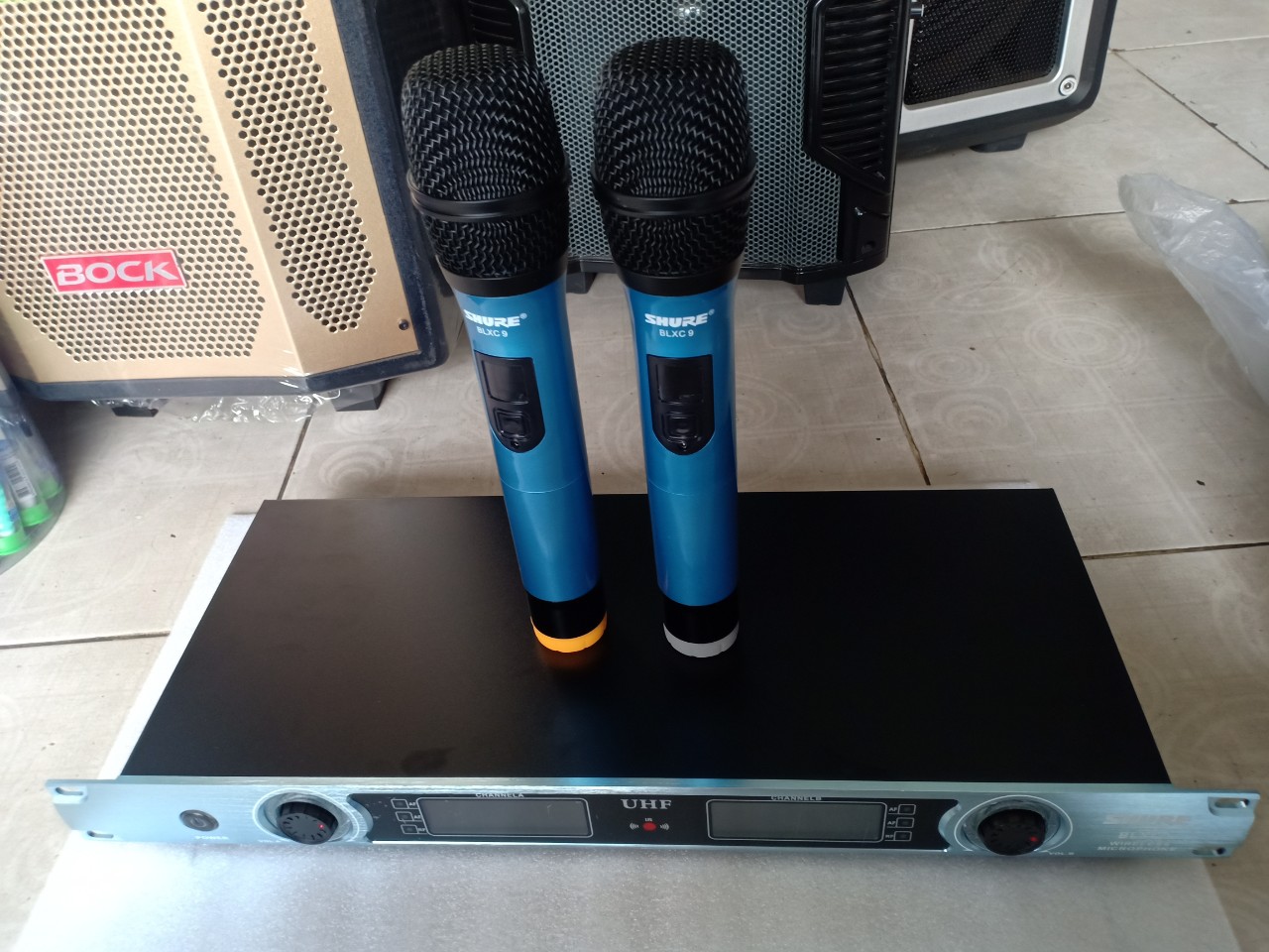 BỘ 2 MICRO KARAOKE KHÔNG DÂY SHURE BLXC9 MẪU 2019 - Hàng nhập khẩu