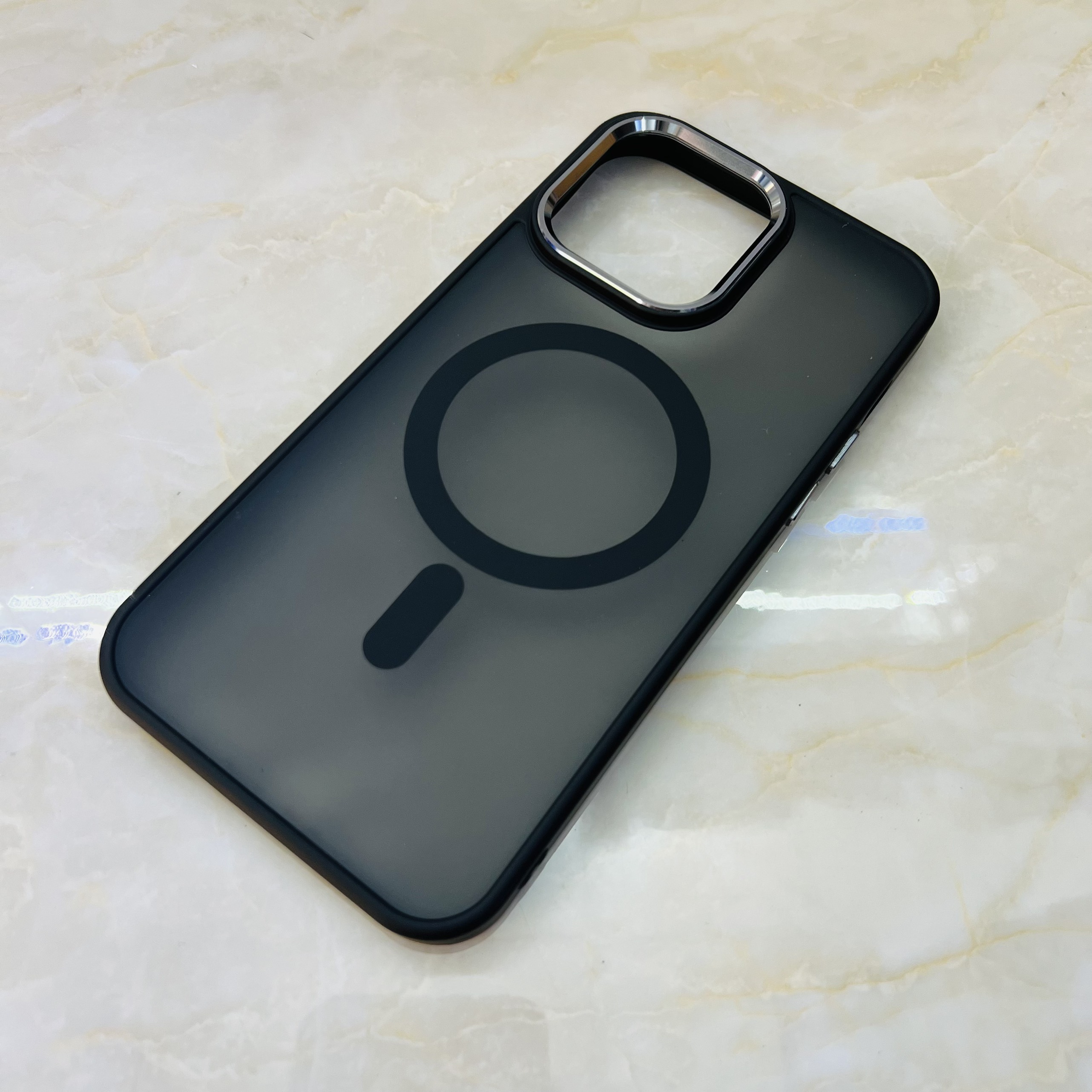 Ốp lưng dành cho iPhone 14 Pro Max Filada nam châm viền màu- Hàng chính hãng