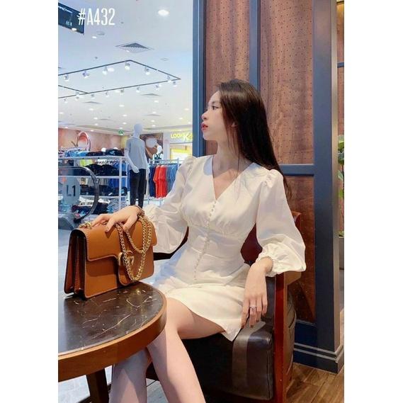 Siêu phẩm váy cúc ngọc tay bồng cực xinh hàng thiết kế cổ vuông đính cúc ngọc , sau khoá lưng cẩn thận