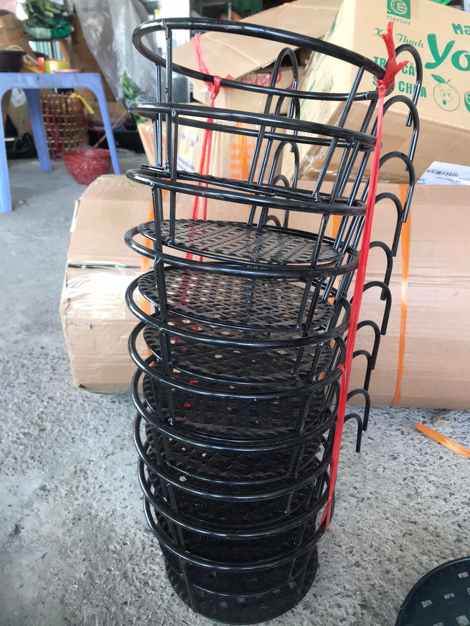 10 Giỏ Sắt Treo Chậu Hoa Ban Công Hình Tròn - Màu đen