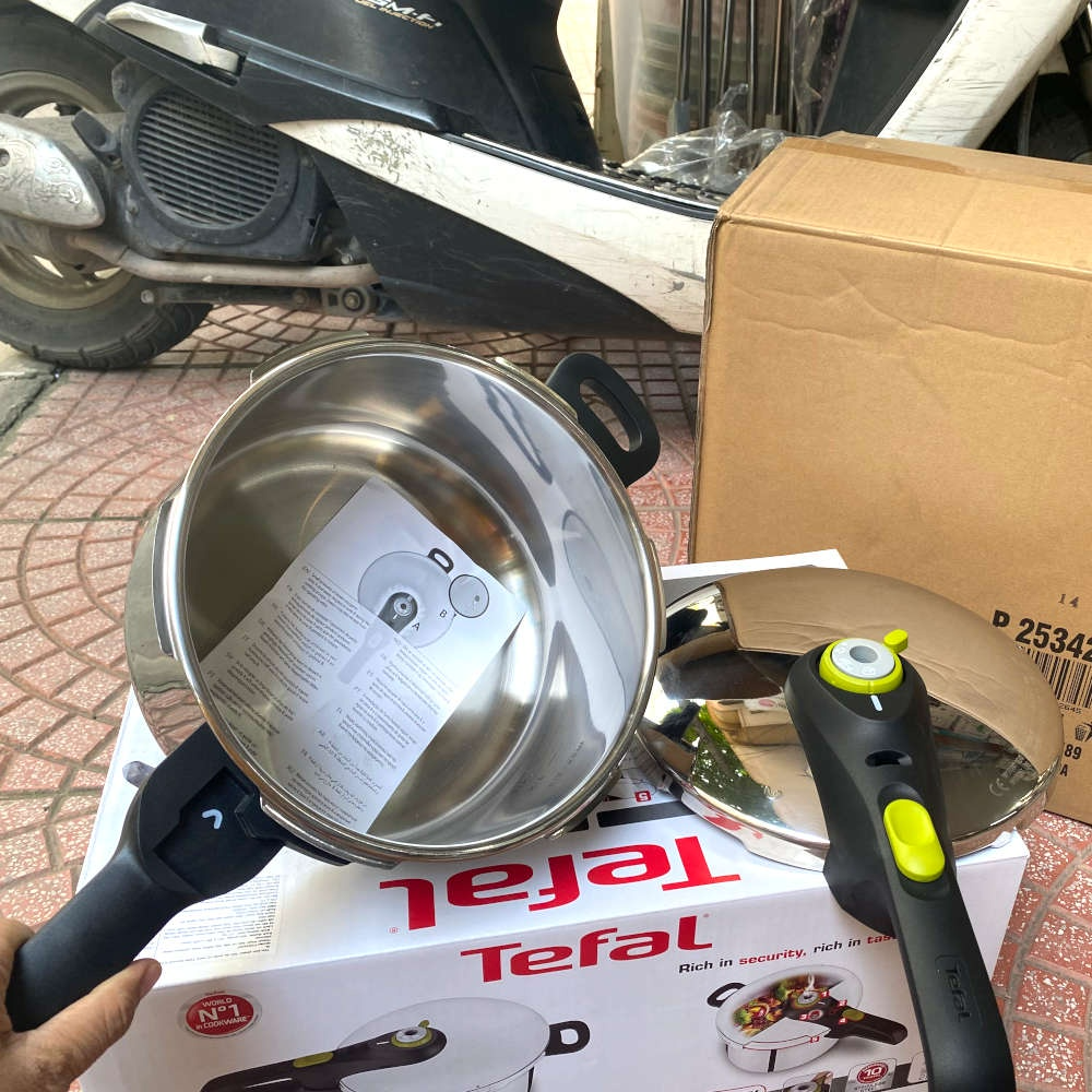 Nồi Áp Suất TEFAL SECURE 5 NEO 6L, Thiết Kế Sang Trọng, Chất Liệu Thép Không Gỉ, Dễ Dàng Vệ Sinh, Công Nghệ Hiện Đại, Tiết Kiệm Năng Lượng 70%. Thích Hợp Sử Dụng Cho Mọi Loại Bếp, Nhập Khẩu Pháp, Hàng Chính Hãng, Bảo Hành 12 Tháng