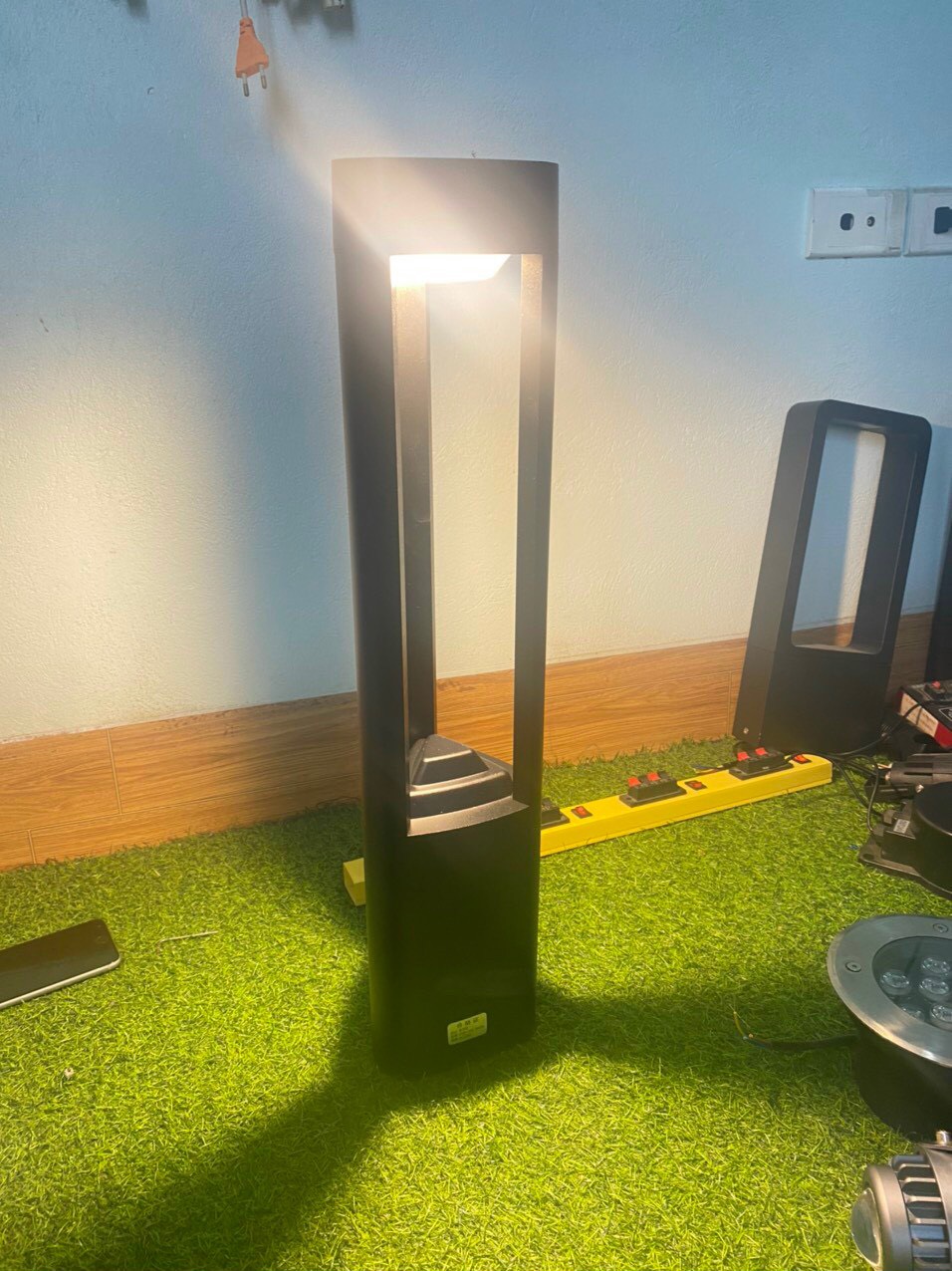 Đèn LED Trang Trí Sân Vườn Hình Trụ Cao Cấp Chiếu Sáng Lối Đi, Trang Trí Dẫn Lối Công Viên, Biệt Thự Sân Vườn