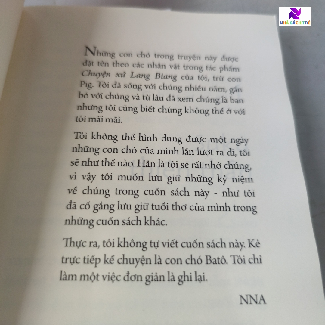 Con Chó Nhỏ Mang Giỏ Hoa Hồng (Bìa Mềm)