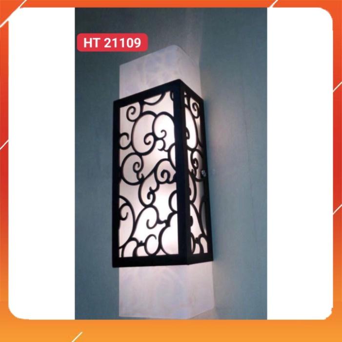 Đèn tường hắt hình chữ nhật hai đầu, chao thủy tinh cao cấp HT21