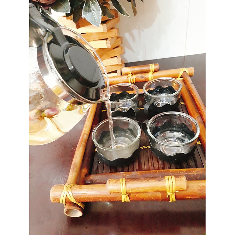 Bình Thuỷ Tinh Kèm 4 Ly Hoạ Tiết Chịu Nhiệt Để Bàn Sang Trọng Cho Phòng Khách Gồm 1 Bình Thuỷ Tinh và 4 Ly Cao Cấp