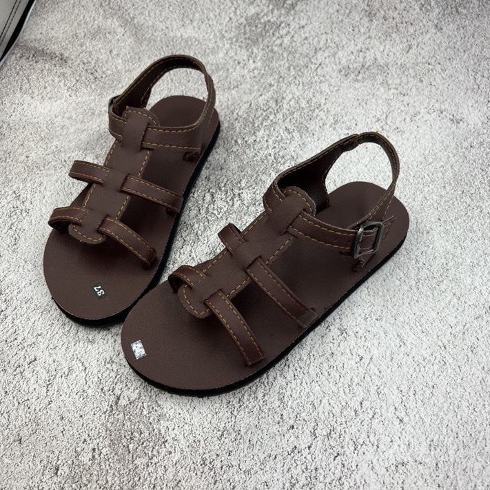 Dép sandal Nữ quai da mềm Đế bệt Cao Su ôm chân LYNA Sandal mã SD051 - Nâu