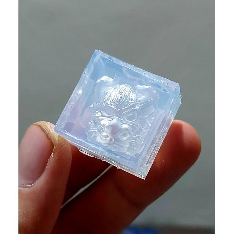 Khuôn silicon clone keycap bò bull v2 trong suốt.