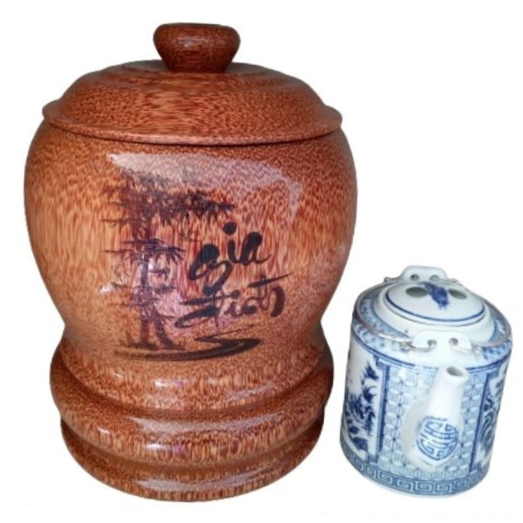 Bình Giữ Ấm Trà Gỗ Dừa Khắc Hoa Văn Lồng Chữ Gia Đình Và Bình Trà 700 - 950ml - Sản Phẩm Được Sản Xuất Tại Bến Tre