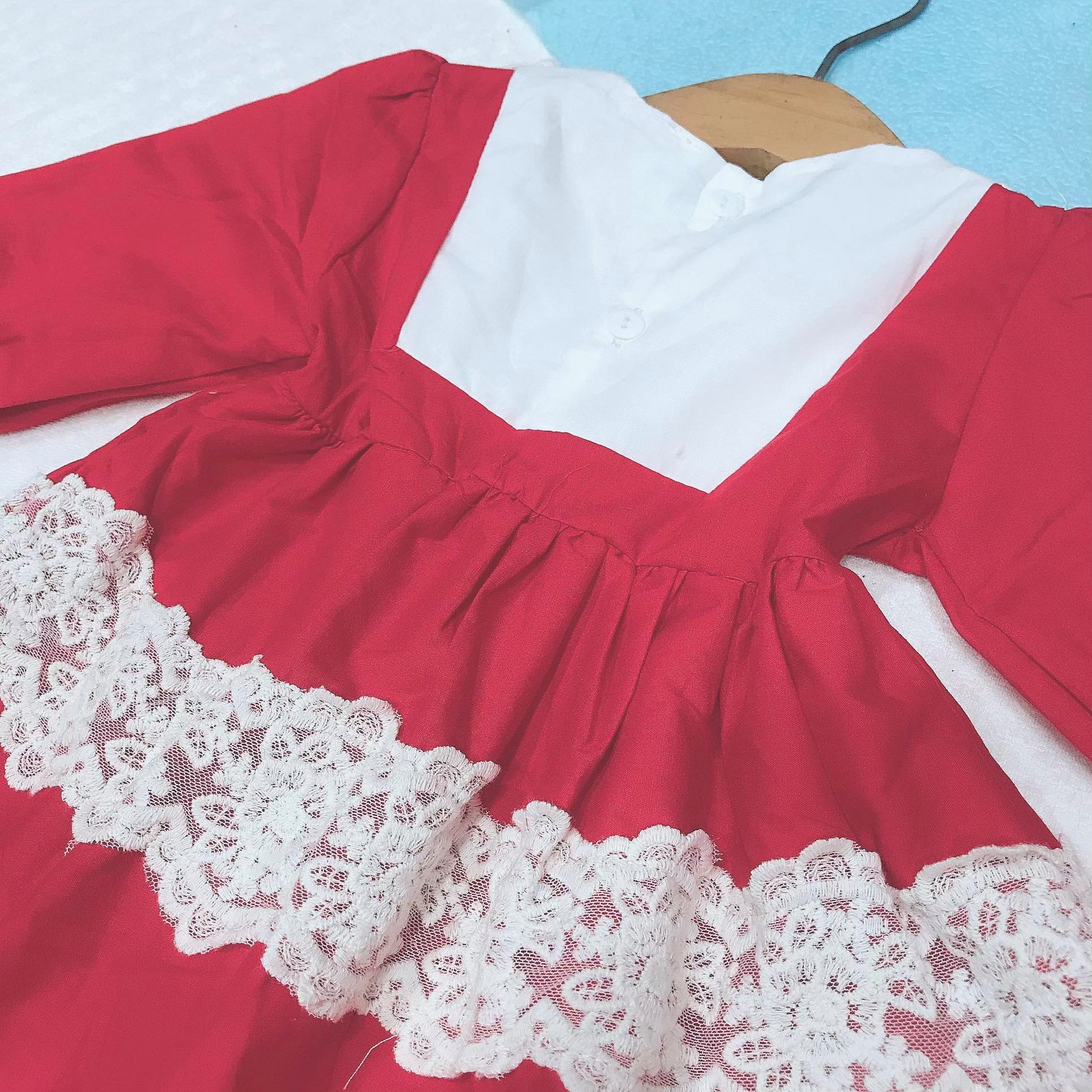 Đầm váy bé gái dài tay diện noel, Tết chất kate lụa phối ren màu đỏ cho bé từ 8kg đến 22kg