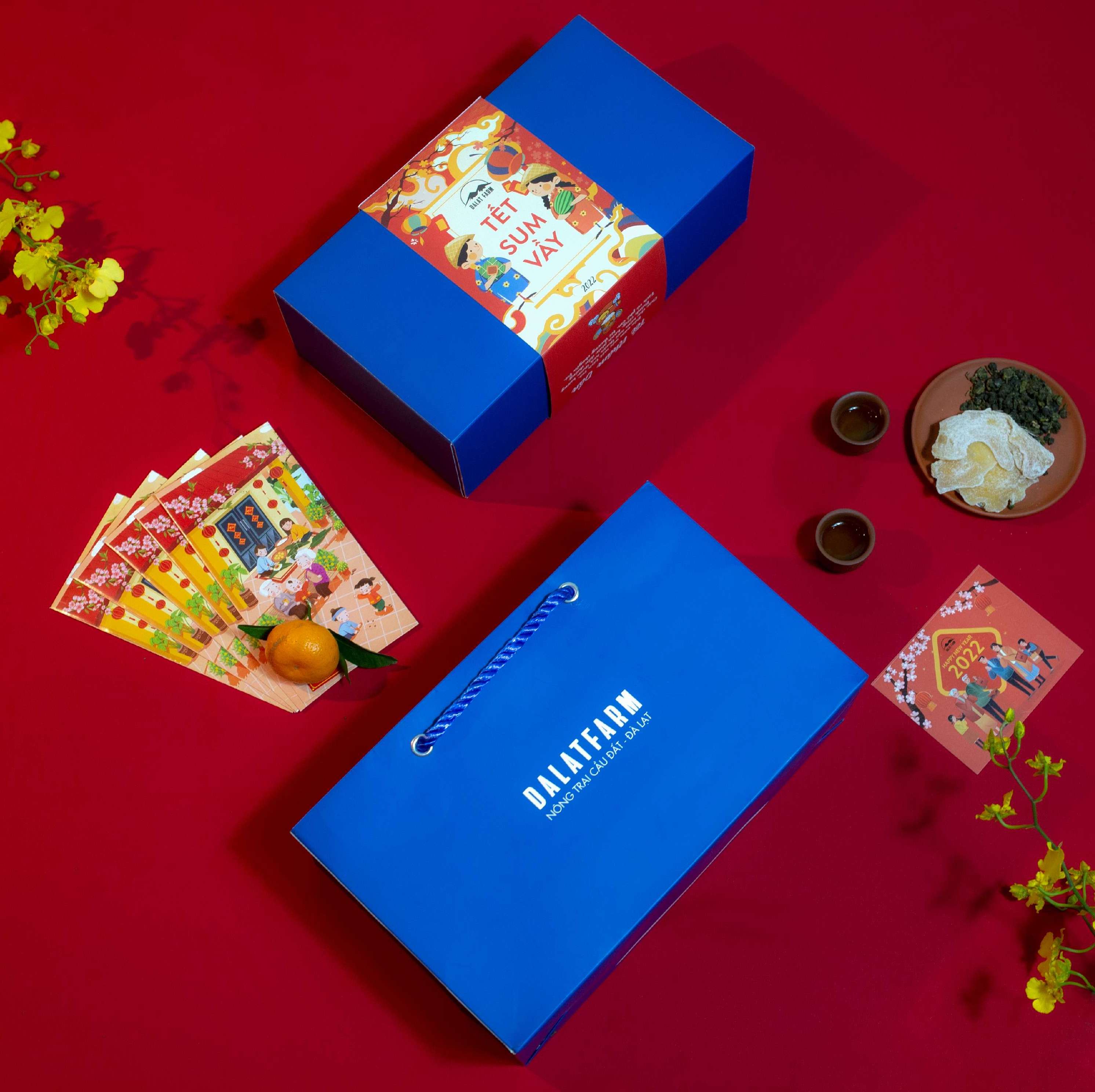 Hộp Quà Tết Vinh Hoa (Trà Oolong - Trà Sen - Mứt Vỏ Bưởi Chanh Dây - Hạt Điều Rang Muối)