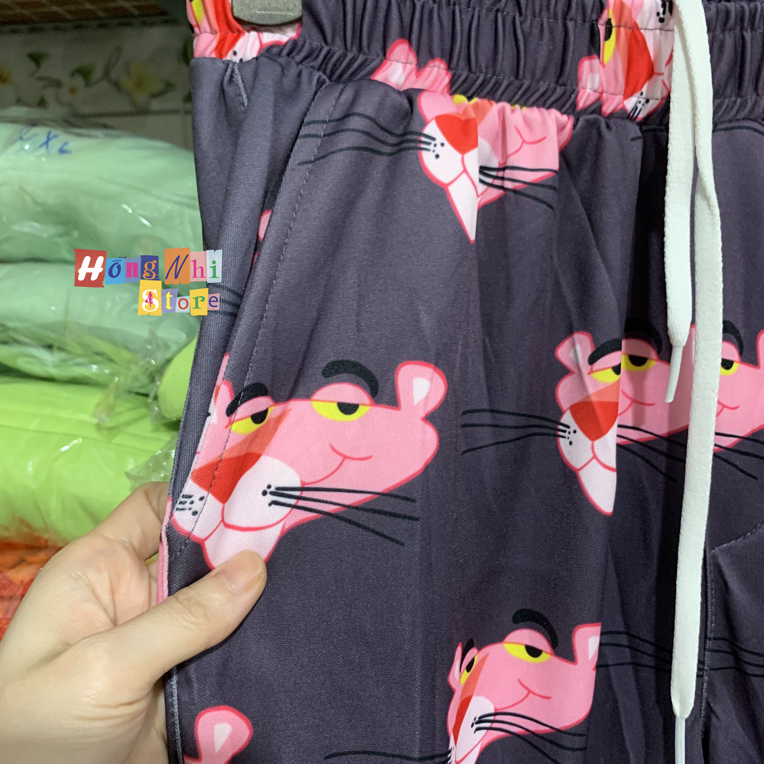 Quần Hoạt Hình Dài Dây Rút Lai Báo Hồng Cartoon Pant Oversize Ulzzang Unisex - MM