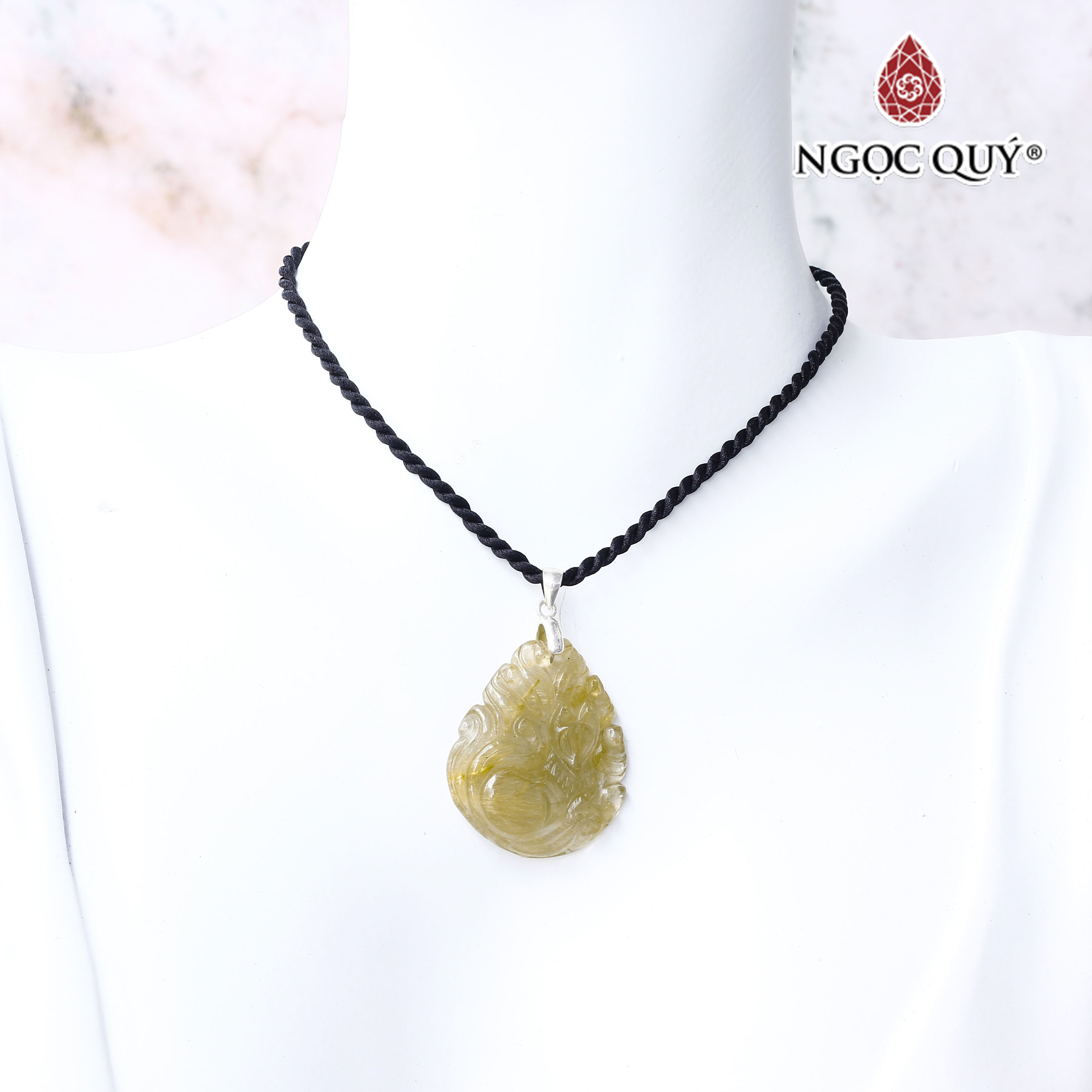 Mặt dây chuyền nữ hoàng hồ ly 9 đuôi đá thạch anh tóc vàng - Ngọc Quý Gemstones