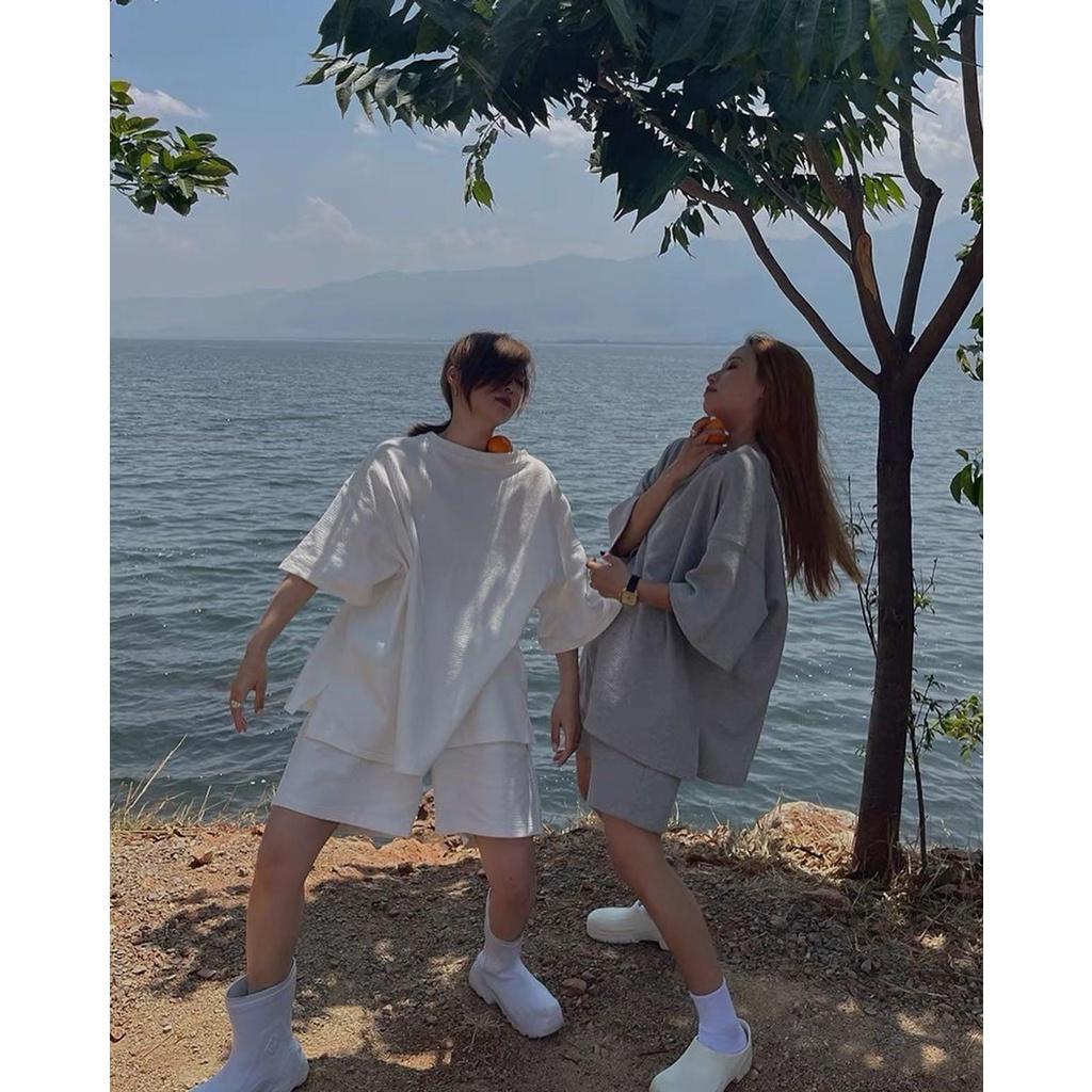 Bộ Quần Đùi Áo Thun Cộc Tay Ulzzang Tổ Ong Dáng Rộng