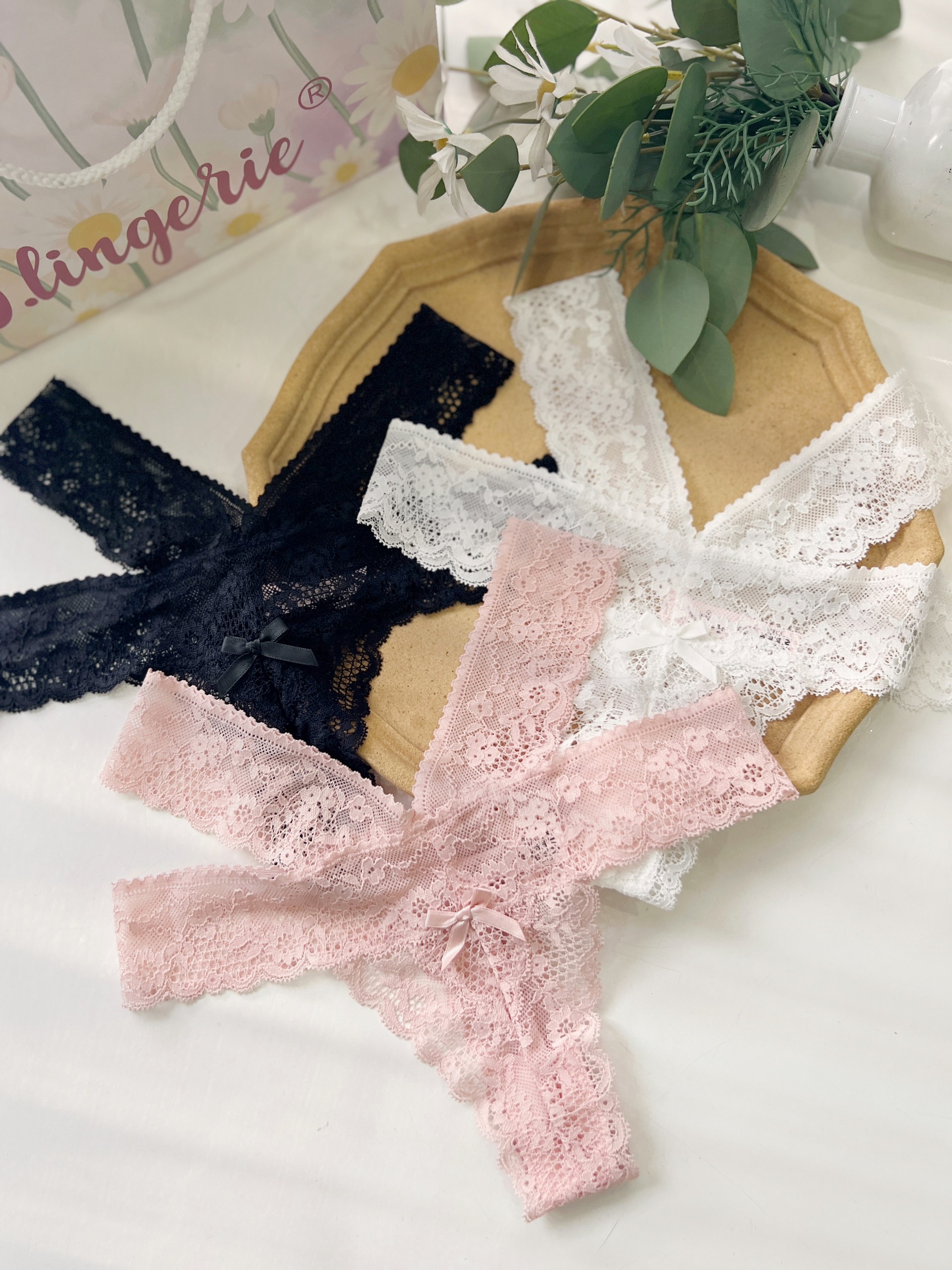 Quần Lót Ren Hoa - B.Lingerie