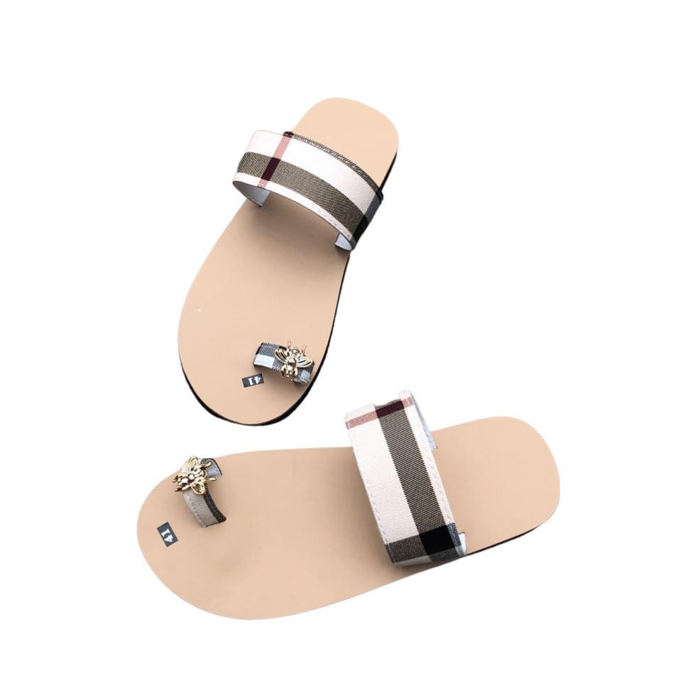 Lyna Sandal dép sỏ ngón nữ ( đế kem sữa quai sọc ca rô vàng ) size từ 35 nữ đến 42 nữ