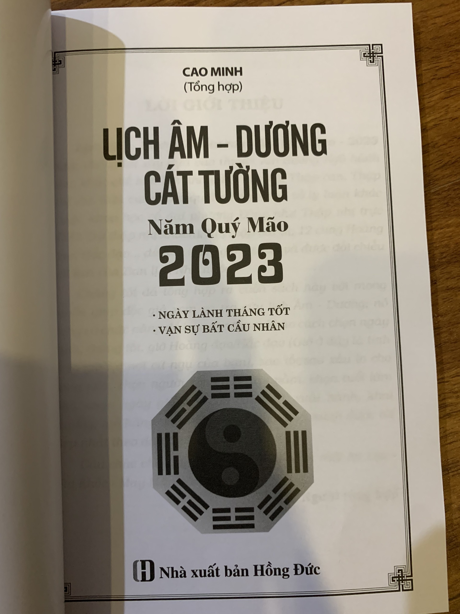 Sách Lịch âm - Dương cát tường năm Quý Mão -2023