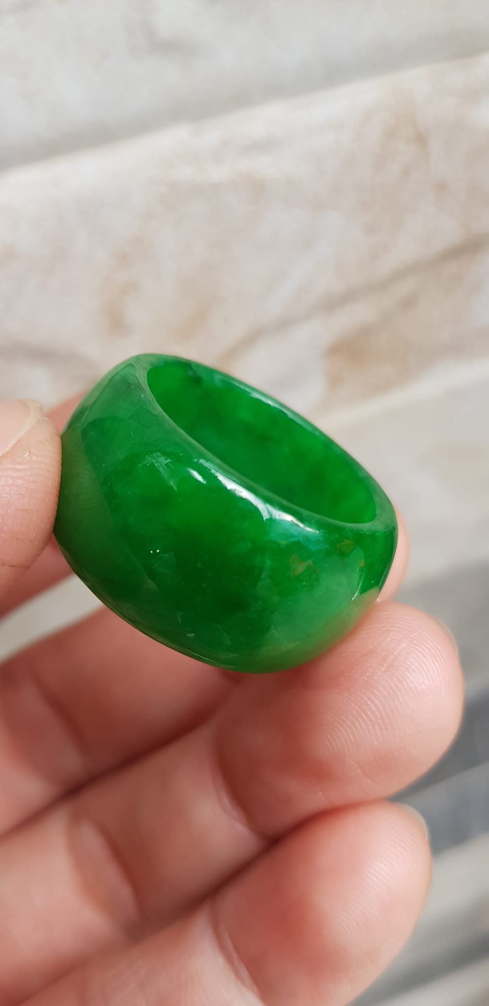 Nhẫn Nam Đá cẩm thạch Xanh tươi bóng đẹp Nhẫn ni 20mm x Cao 14mm x dầy 4mm Hợp nam mệnh mộc mệnh hỏa mệnh Thủy đeo nhẫn ni 20mm đẹp ạ