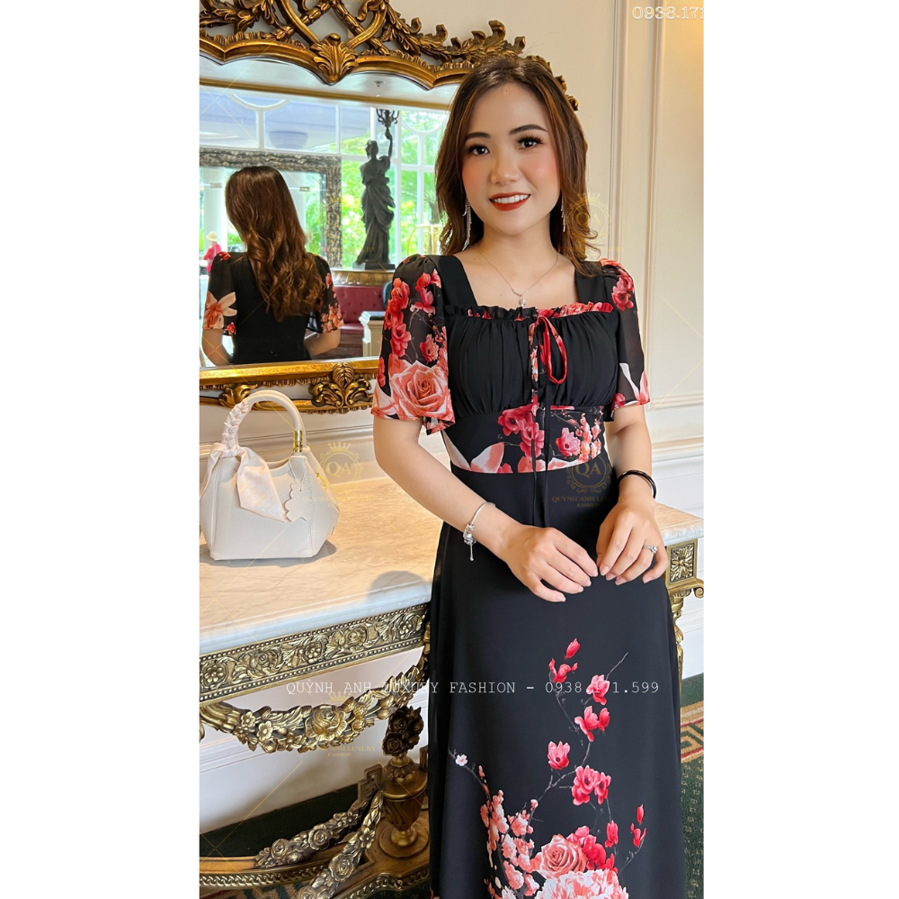 Đầm Xoè Hoa 3D Đen Cổ Vuông Dập Ly Tay Loe Voan Cao Cấp Sandra Dress