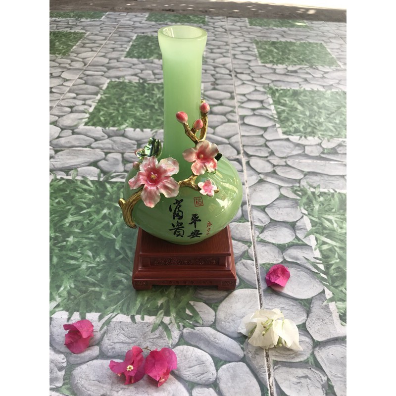 Chiếc Bình Phong Thủy Phú Quý Xanh Ngọc Rất Đẹp Trạm Nhánh Bông Hoa Đào Đầy Hoa Size Cao 28cm đk 13cm đế gỗ 12cm Hợp Anh Chị mệnh Mộc mệnh Hỏa trưng Bình trong nhà ý nghĩa Bình An Giàu Sang Phú Quý Tài Lộc ạ