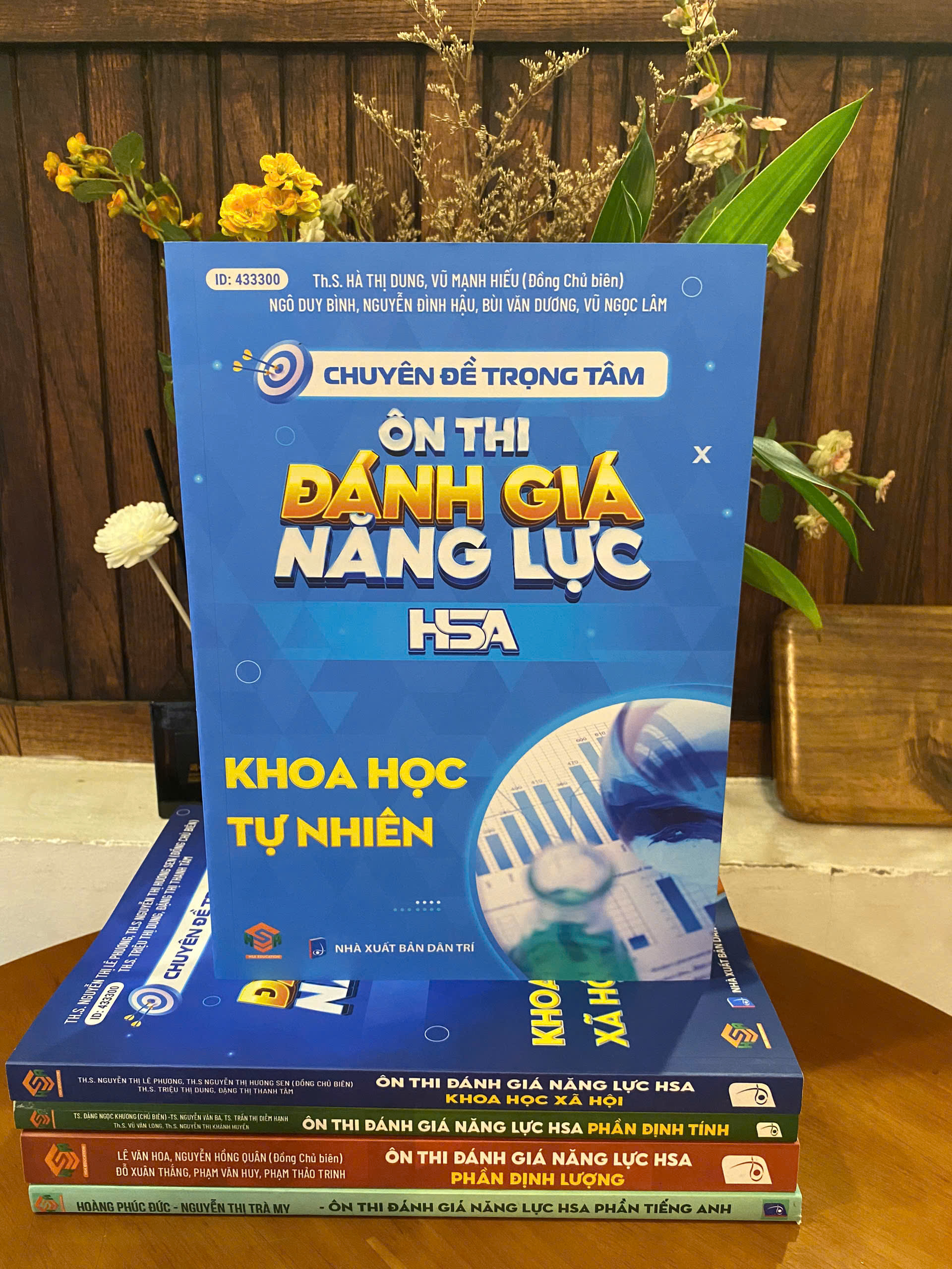 [HSA 2025] Combo 5 Sách ôn thi đánh giá năng lực Hà Nội (Định Tính + Định Lượng + Tự Nhiên + Xã Hội + Tiếng Anh)