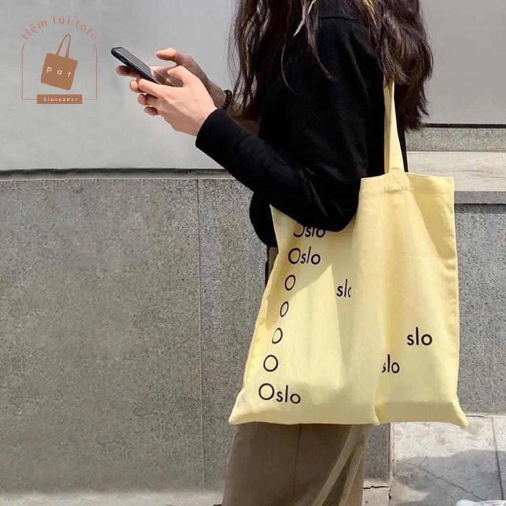 Túi tote đeo vai in chữ Oslo có dây kéo và túi trong TP13 | tiemtuitotebypat