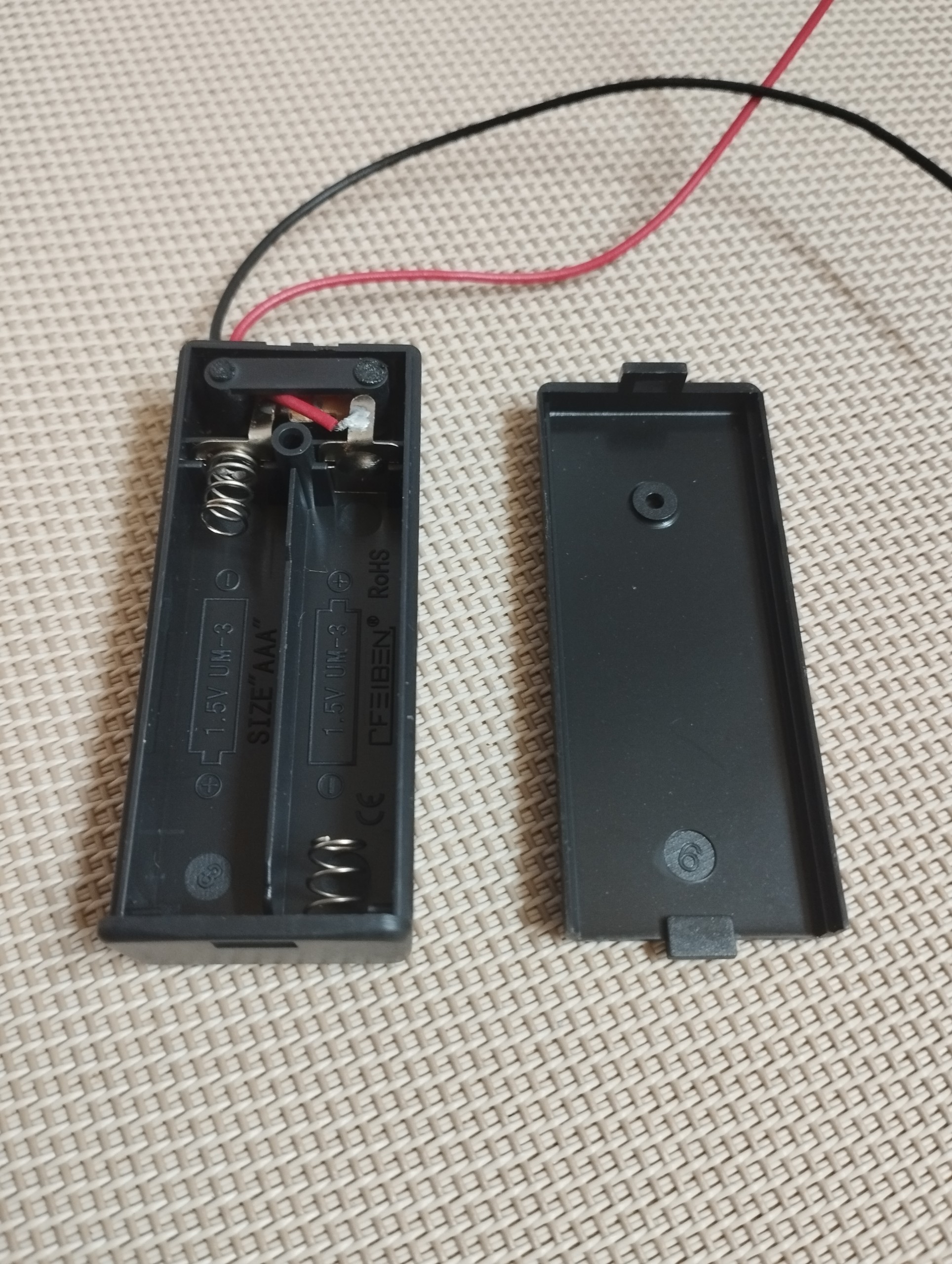 Khay pin AAA có nắp đậy kèm công tắc loại 2 pin để chế tạo