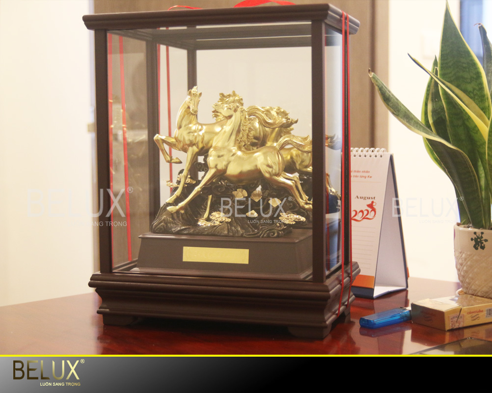Tượng ngựa song mã dát vàng 24k